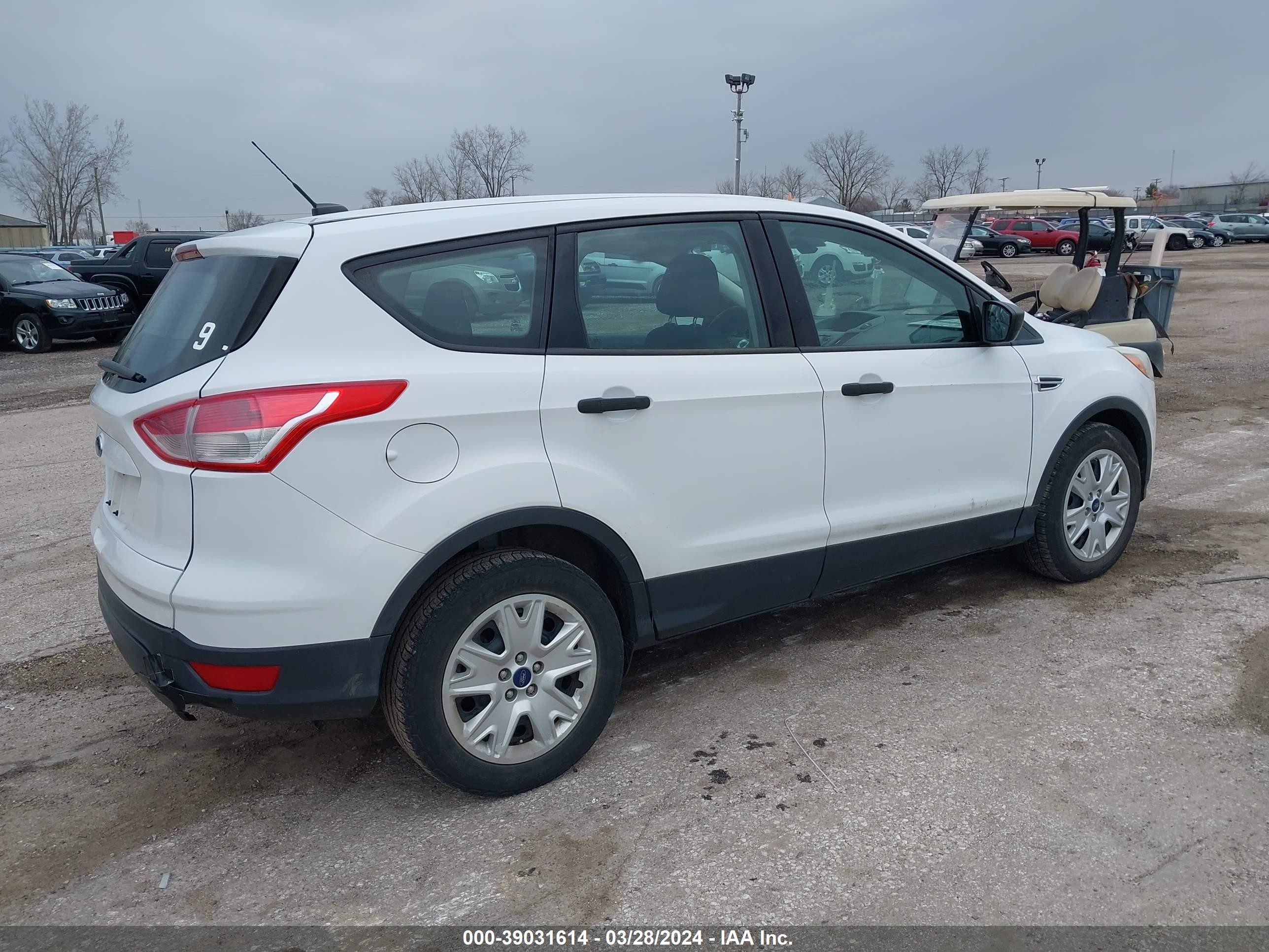 Photo 3 VIN: 1FMCU0F71GUB00953 - FORD ESCAPE 