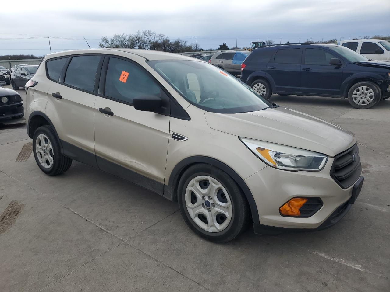 Photo 3 VIN: 1FMCU0F71HUC38395 - FORD ESCAPE 