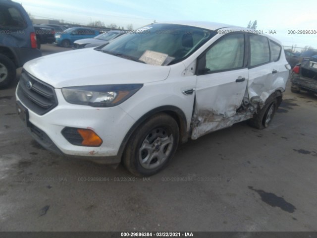 Photo 1 VIN: 1FMCU0F71JUA31639 - FORD ESCAPE 