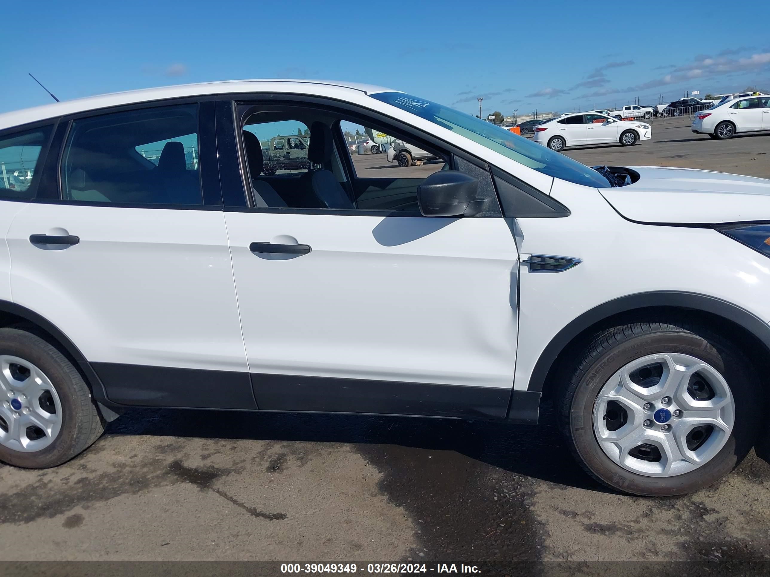 Photo 13 VIN: 1FMCU0F71JUB74283 - FORD ESCAPE 