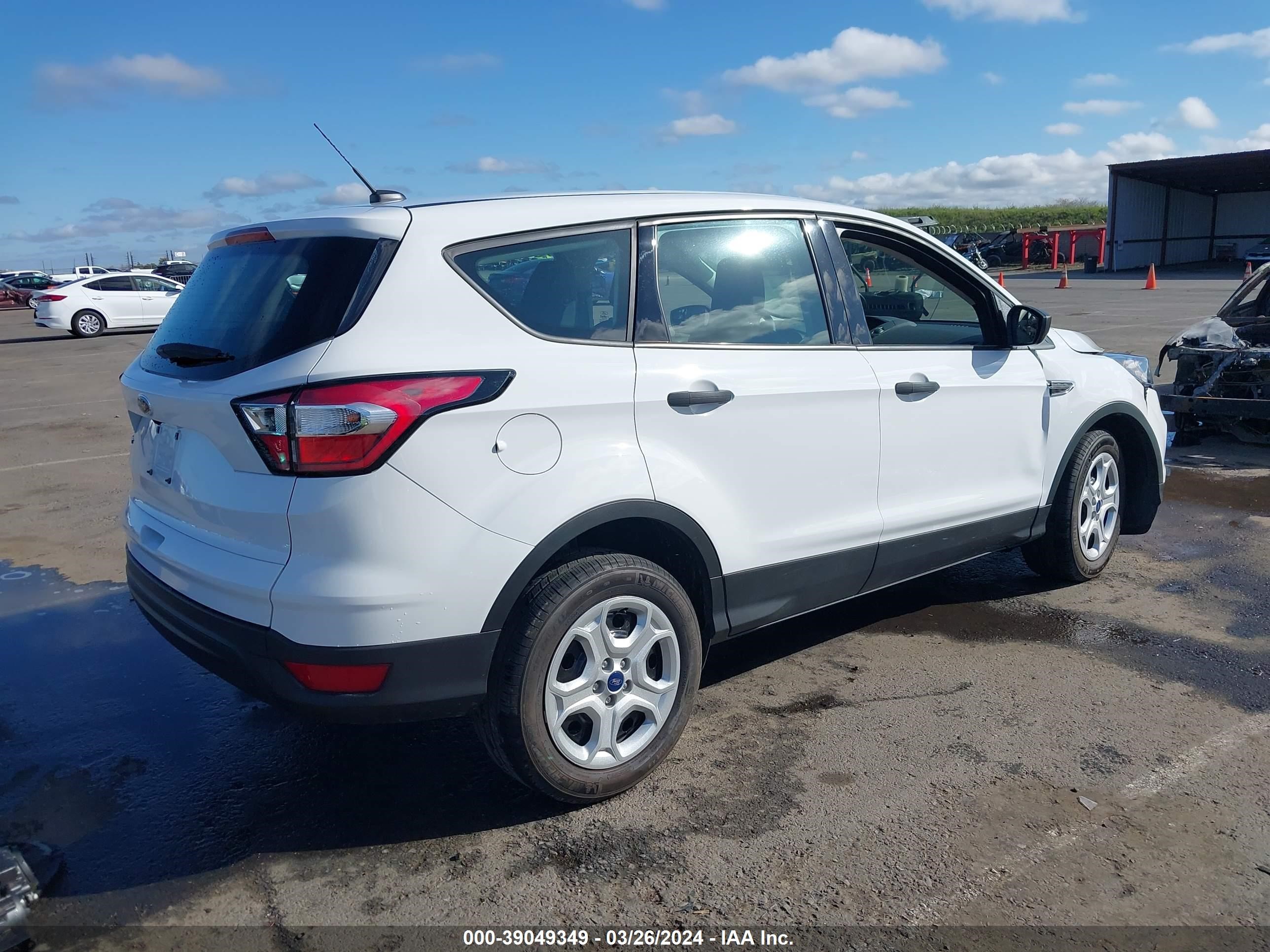 Photo 3 VIN: 1FMCU0F71JUB74283 - FORD ESCAPE 