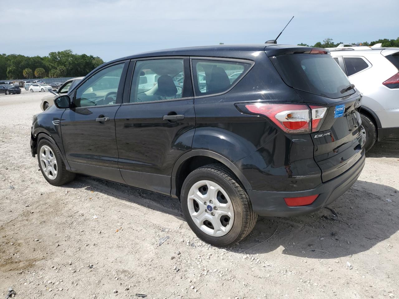 Photo 1 VIN: 1FMCU0F72JUA97374 - FORD ESCAPE 