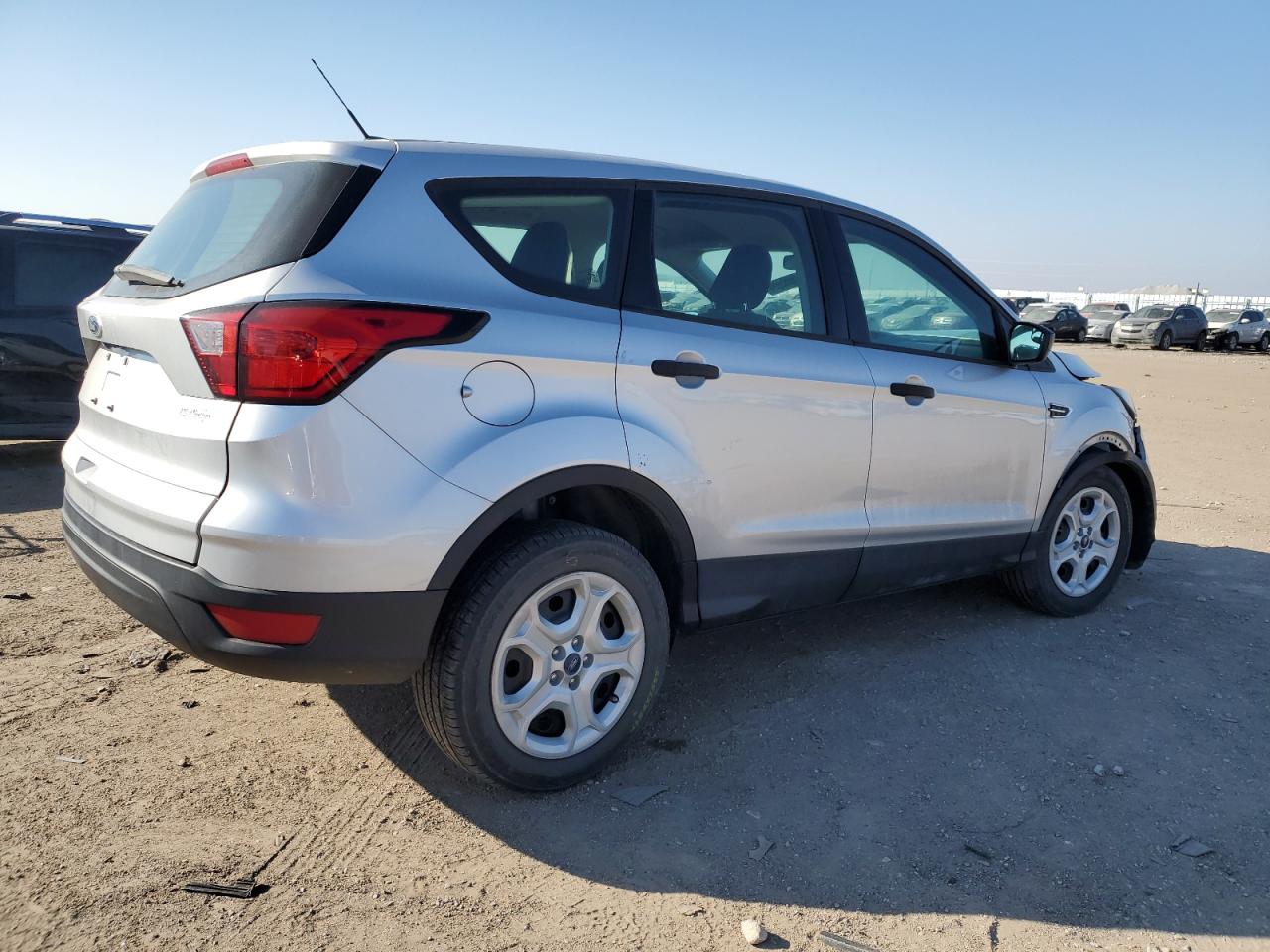 Photo 2 VIN: 1FMCU0F72KUB02848 - FORD ESCAPE 