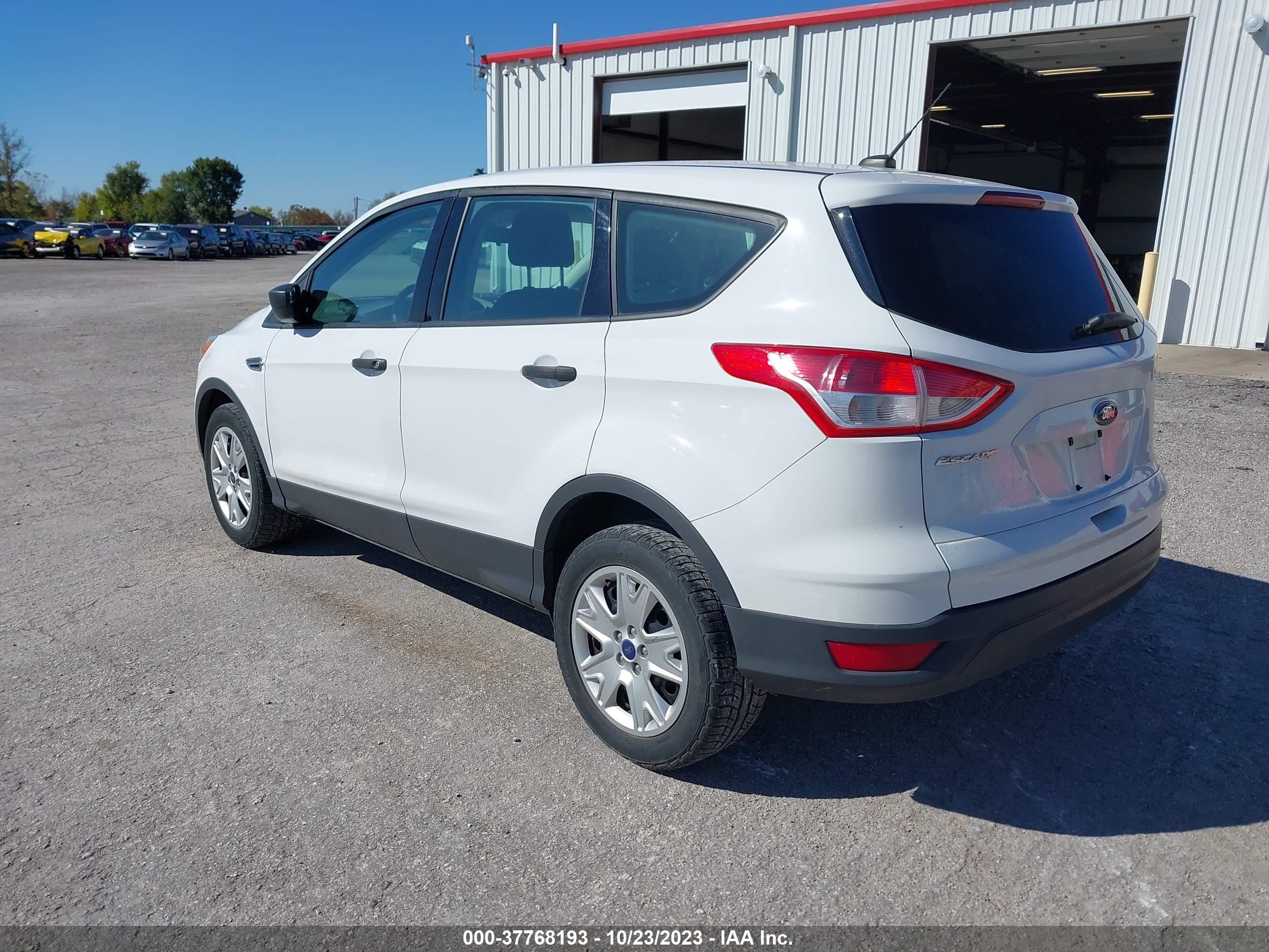 Photo 2 VIN: 1FMCU0F73DUA48138 - FORD ESCAPE 