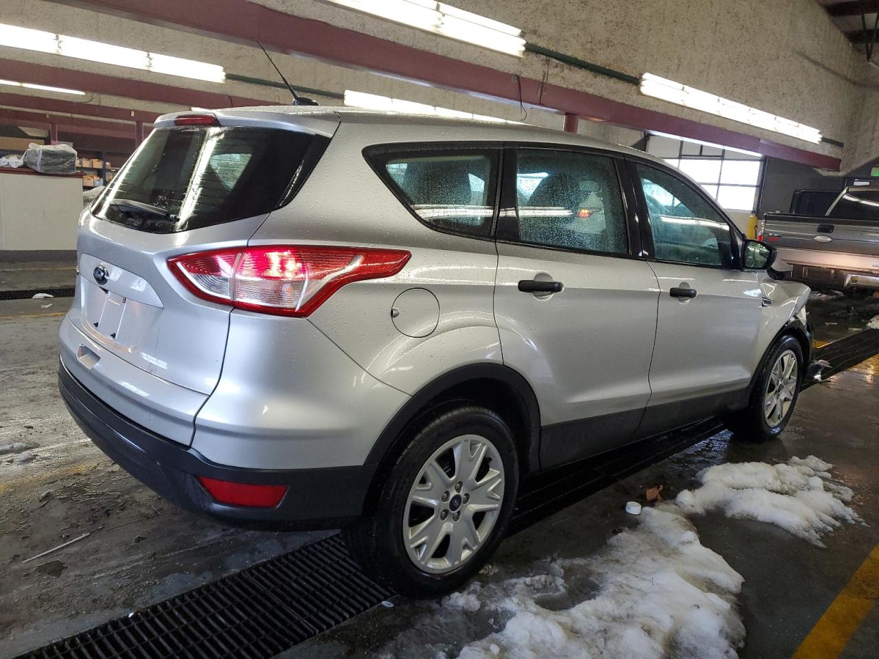 Photo 2 VIN: 1FMCU0F73GUB80403 - FORD ESCAPE 