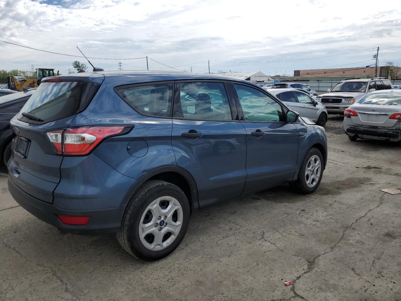 Photo 2 VIN: 1FMCU0F73JUA26894 - FORD ESCAPE 