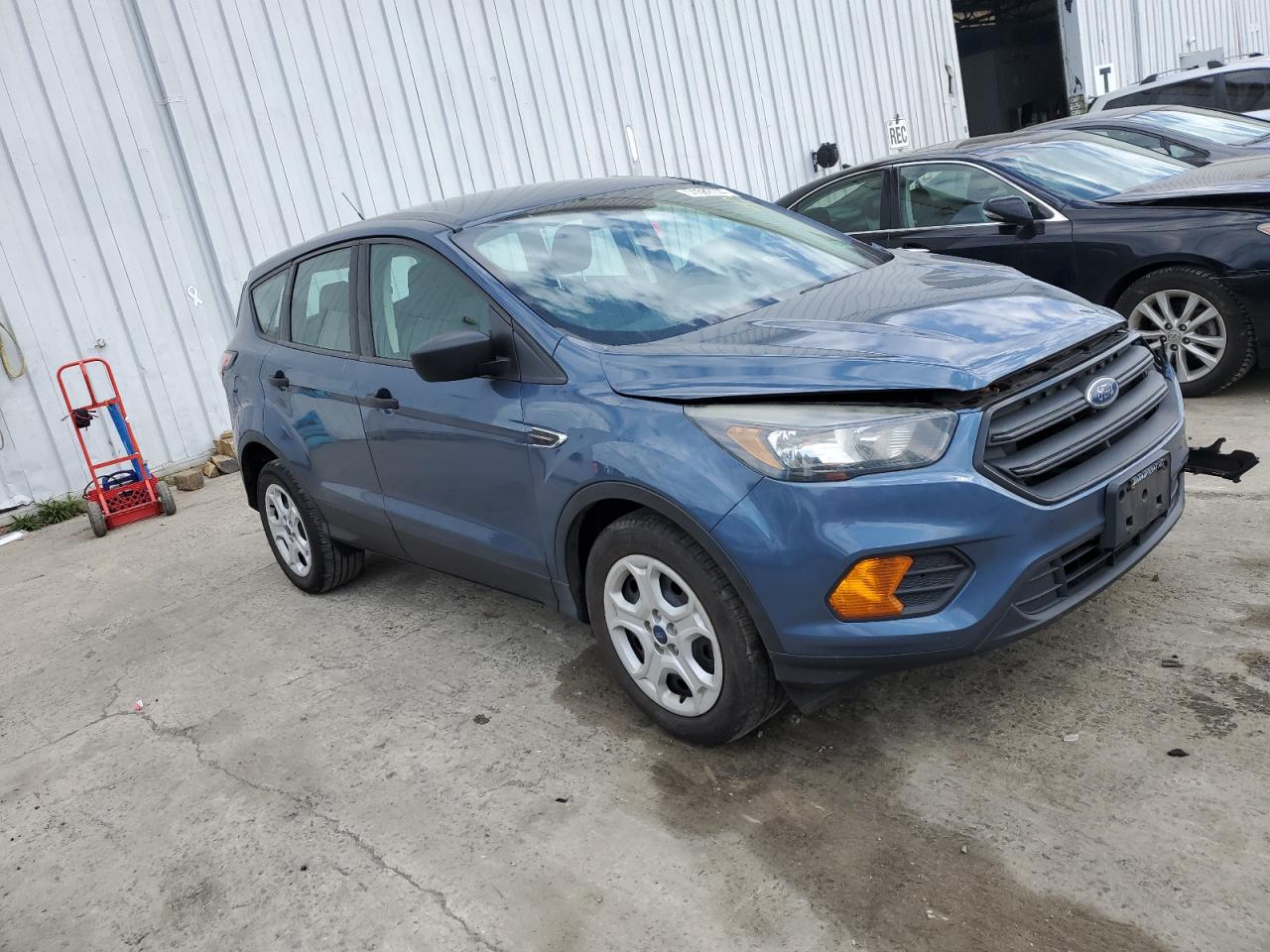 Photo 3 VIN: 1FMCU0F73JUA26894 - FORD ESCAPE 