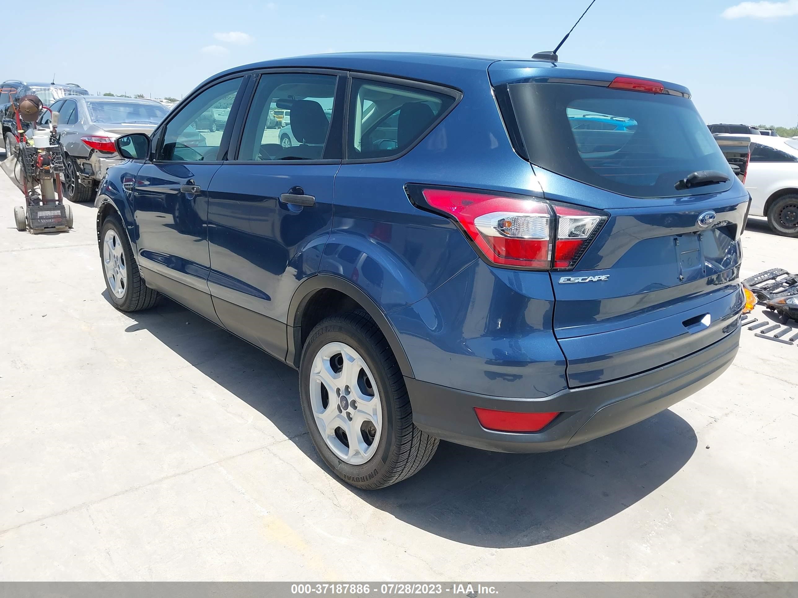 Photo 2 VIN: 1FMCU0F73JUB60711 - FORD ESCAPE 