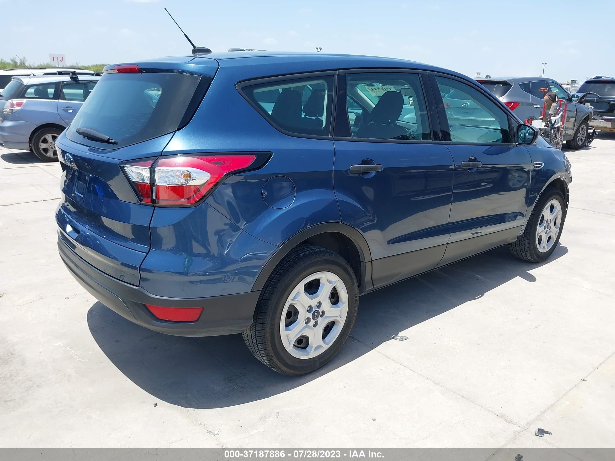 Photo 3 VIN: 1FMCU0F73JUB60711 - FORD ESCAPE 