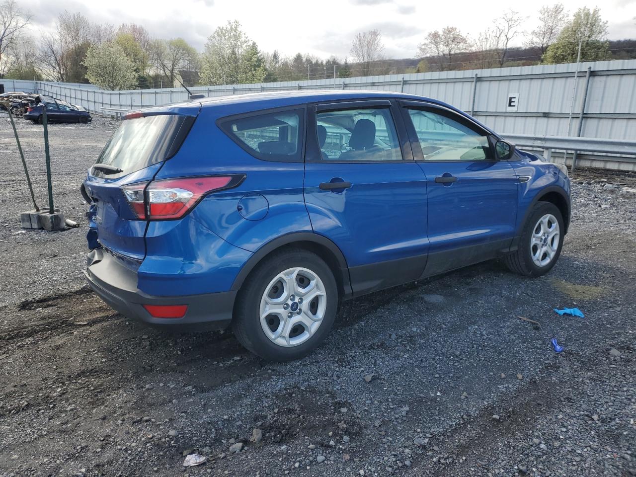 Photo 2 VIN: 1FMCU0F73JUC26366 - FORD ESCAPE 