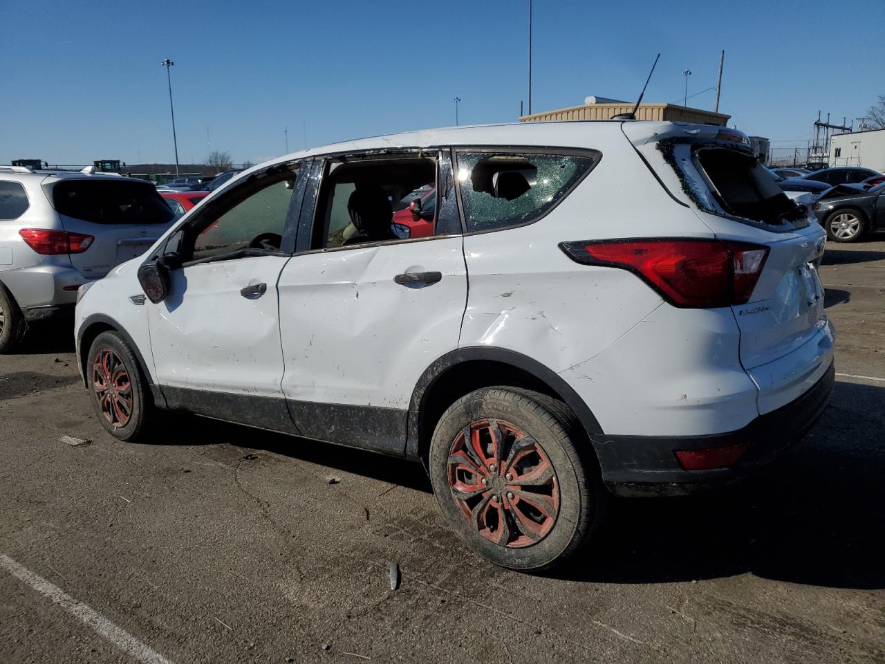 Photo 1 VIN: 1FMCU0F73KUB53792 - FORD ESCAPE 