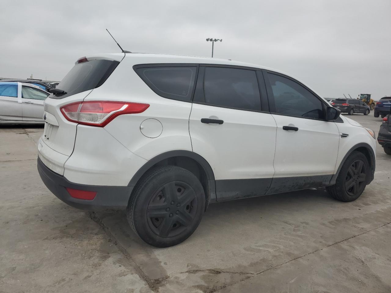 Photo 2 VIN: 1FMCU0F74GUC65170 - FORD ESCAPE 