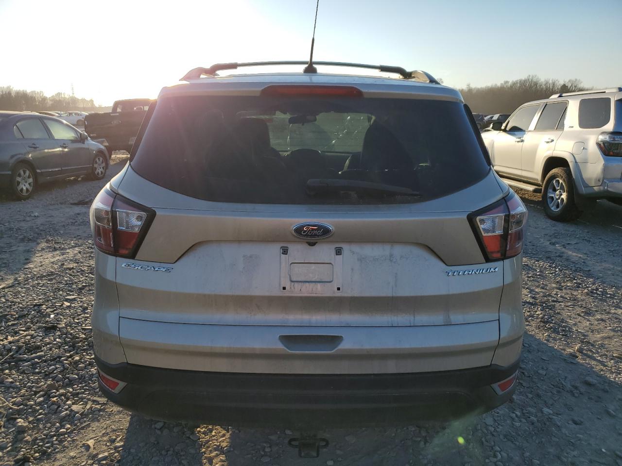 Photo 5 VIN: 1FMCU0F74HUB72926 - FORD ESCAPE 