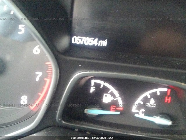 Photo 6 VIN: 1FMCU0F74HUD76075 - FORD ESCAPE 