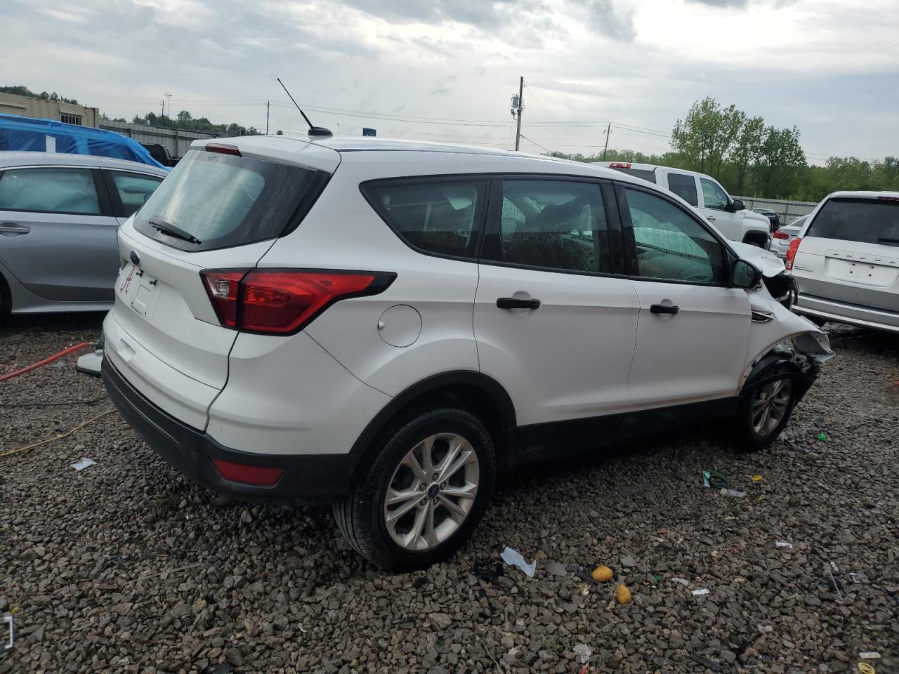 Photo 2 VIN: 1FMCU0F75KUB57598 - FORD ESCAPE 