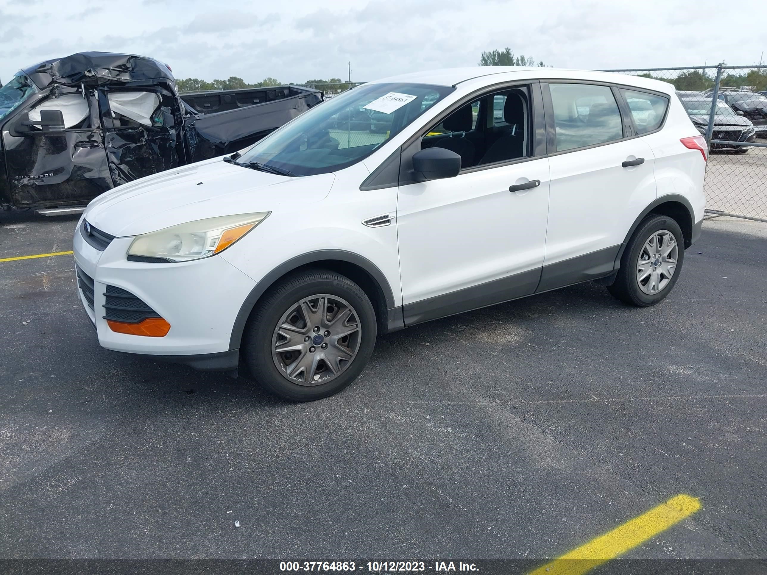 Photo 1 VIN: 1FMCU0F76DUA90948 - FORD ESCAPE 