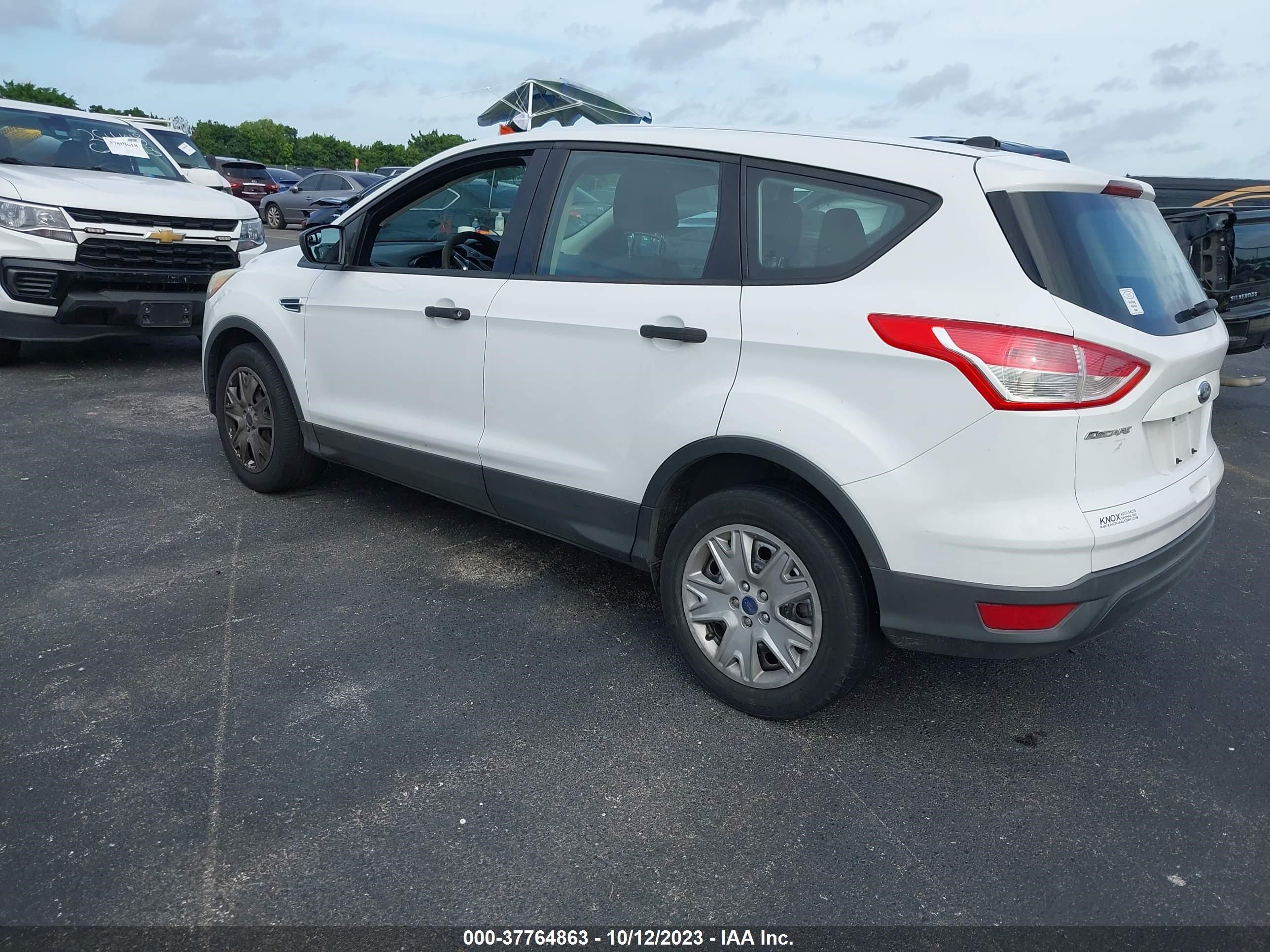 Photo 2 VIN: 1FMCU0F76DUA90948 - FORD ESCAPE 