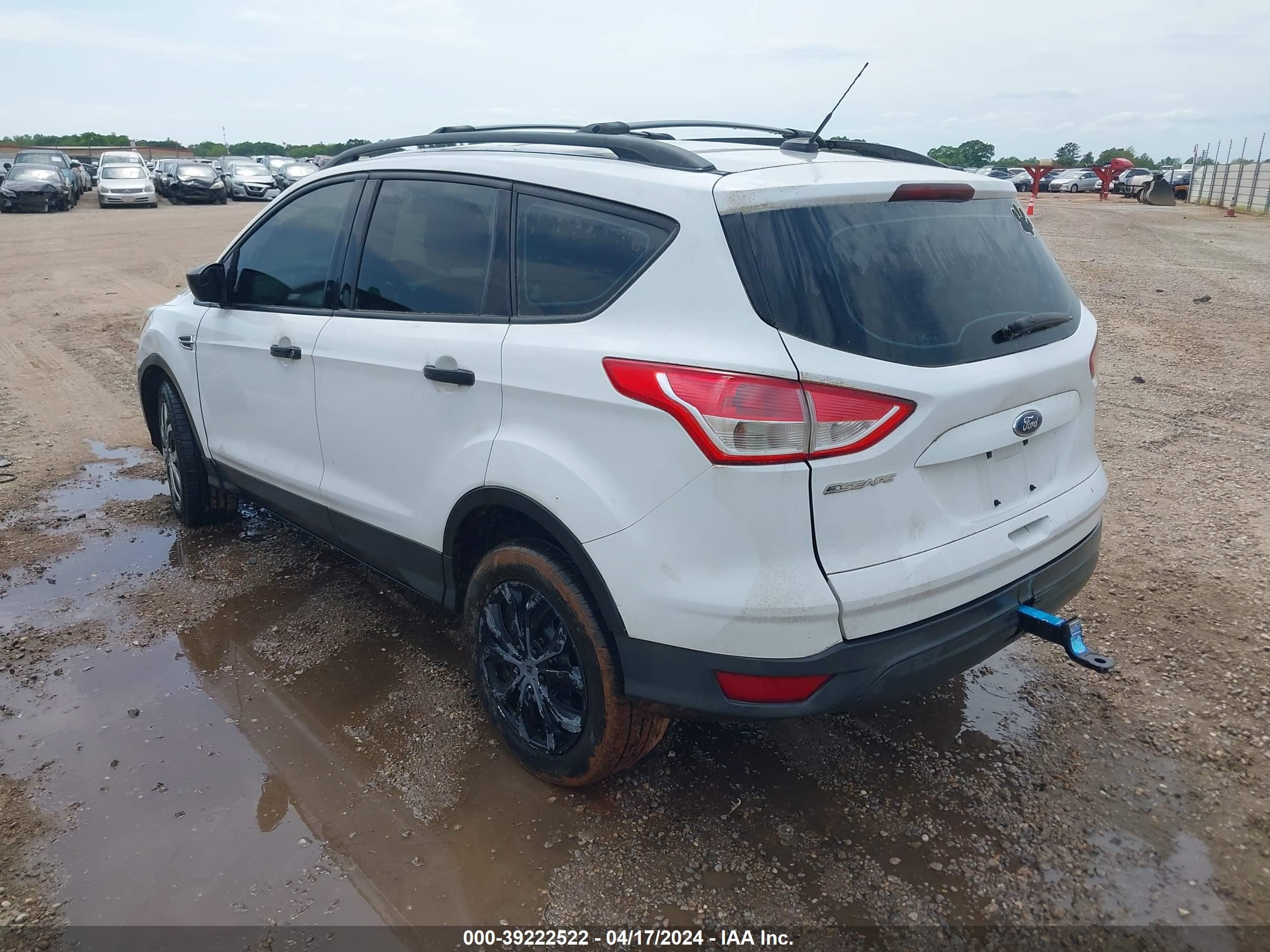 Photo 2 VIN: 1FMCU0F77DUD11361 - FORD ESCAPE 