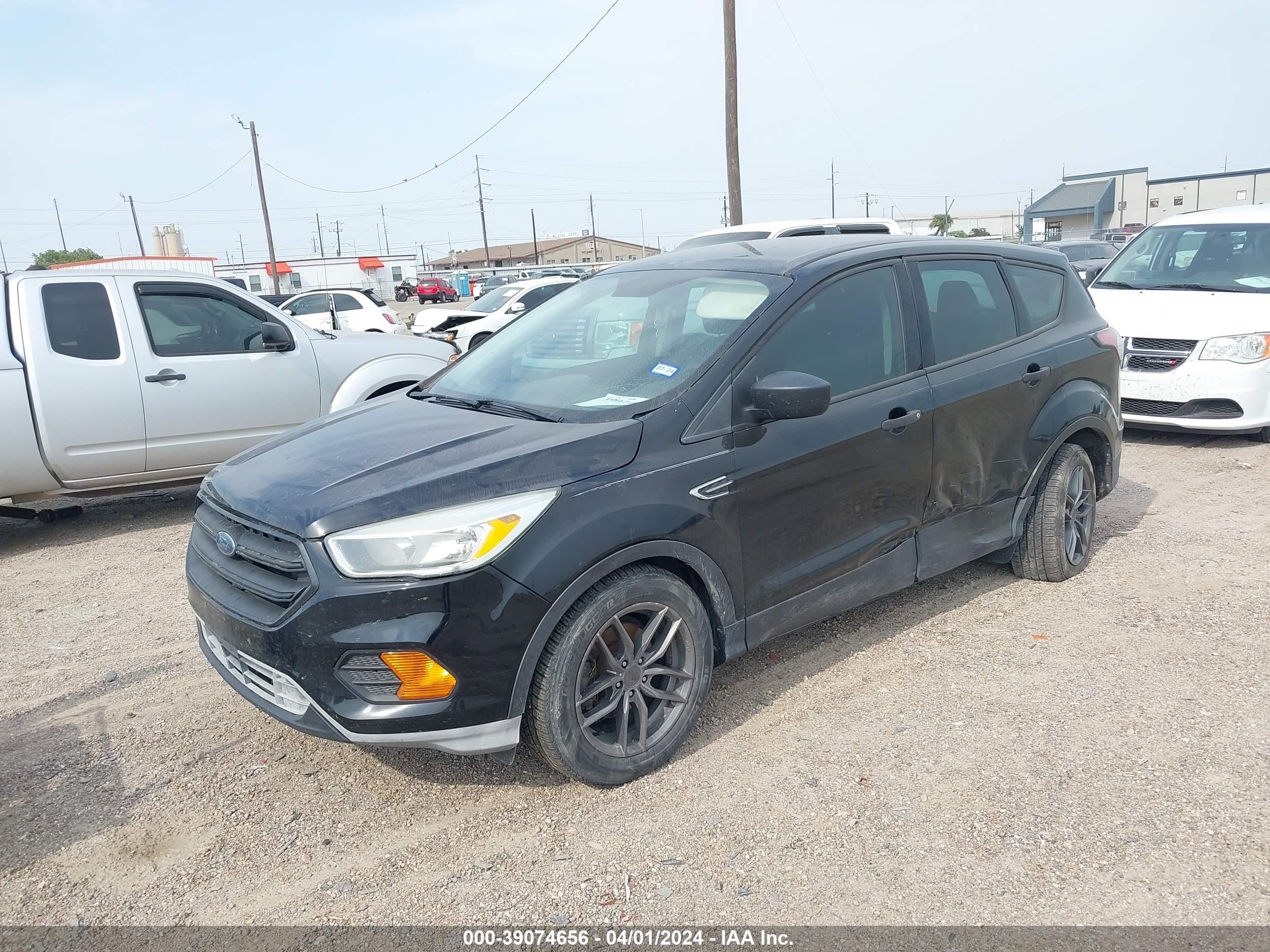 Photo 1 VIN: 1FMCU0F77HUA93315 - FORD ESCAPE 