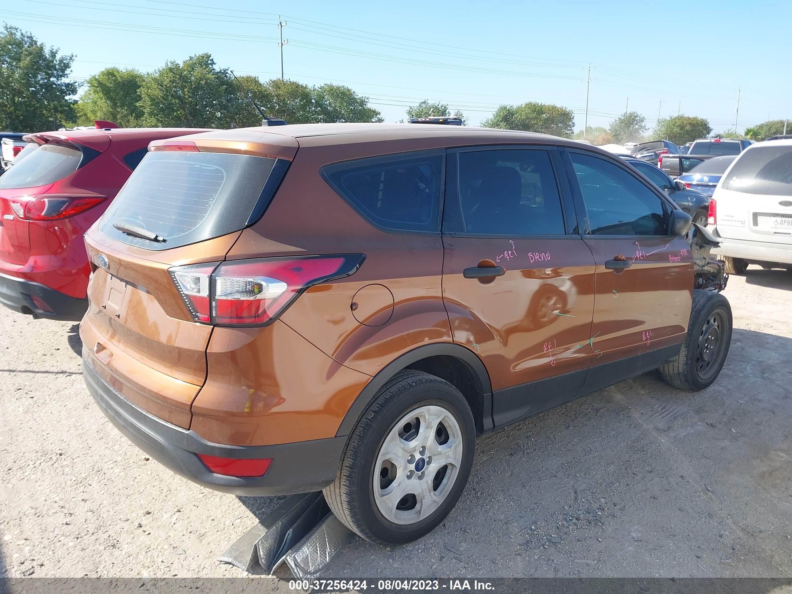 Photo 13 VIN: 1FMCU0F77HUC38353 - FORD ESCAPE 