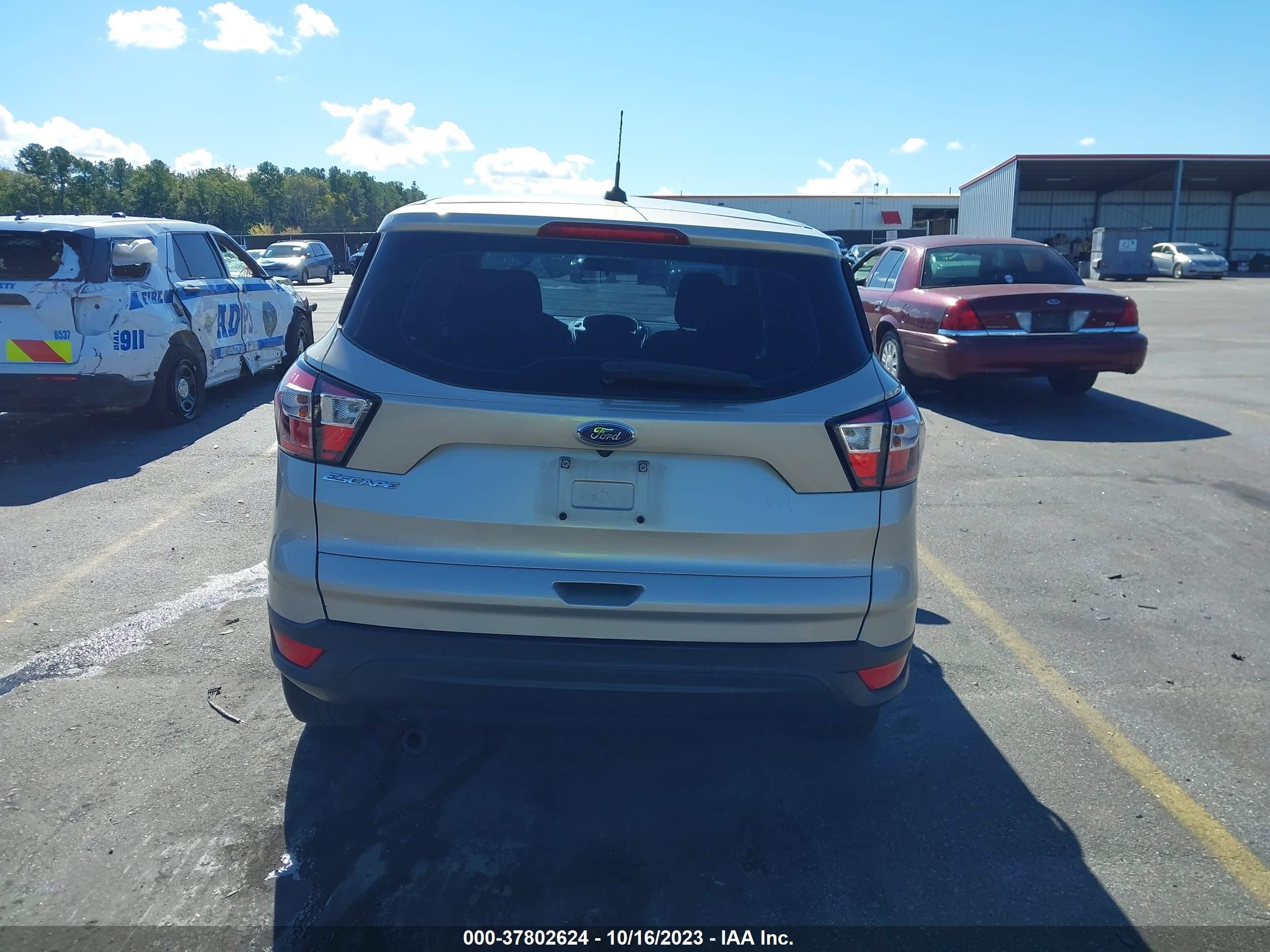 Photo 15 VIN: 1FMCU0F77JUB66981 - FORD ESCAPE 