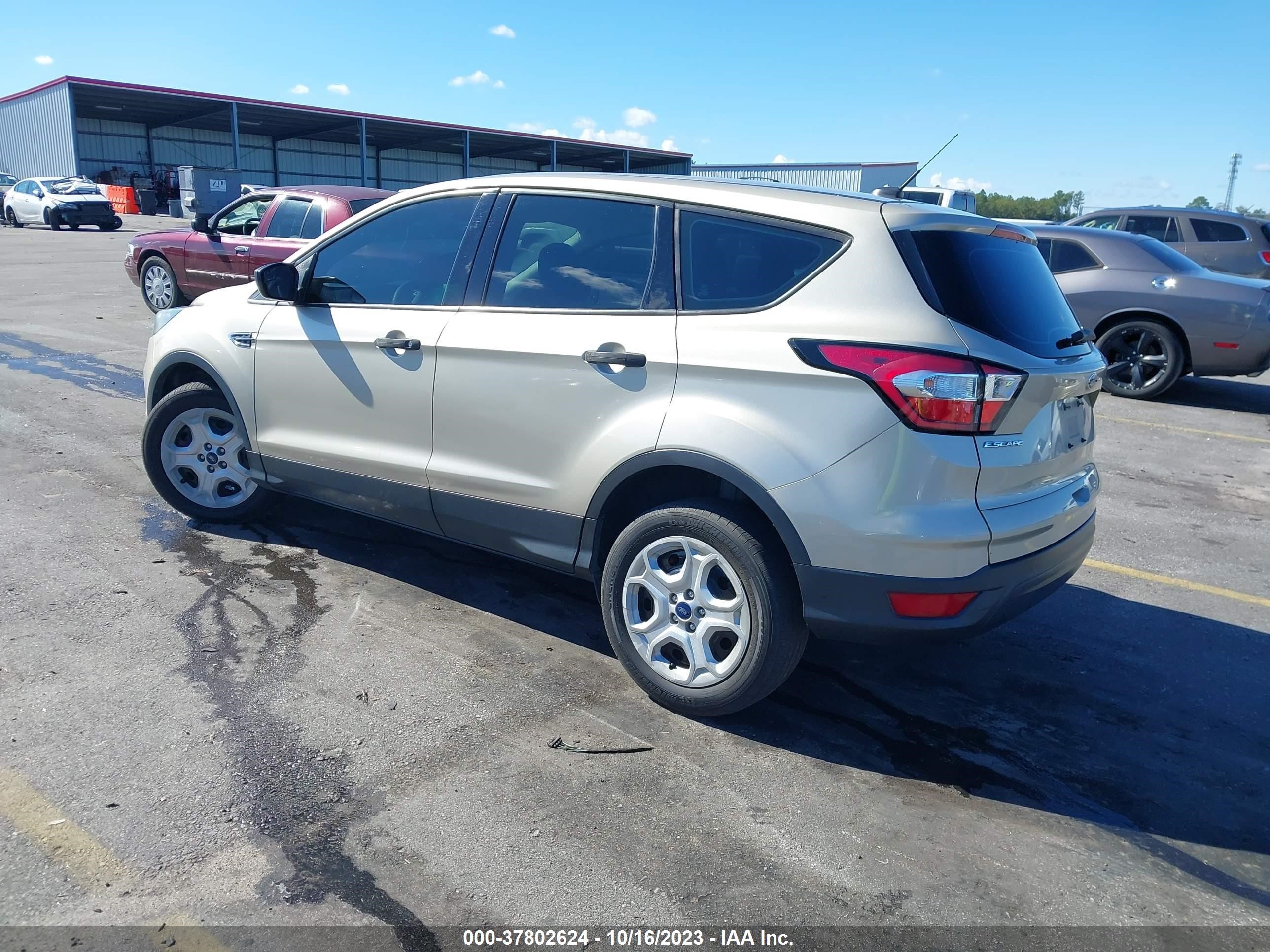 Photo 2 VIN: 1FMCU0F77JUB66981 - FORD ESCAPE 