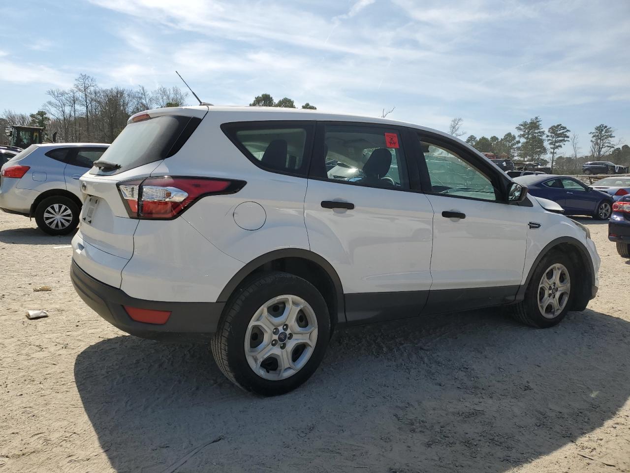 Photo 2 VIN: 1FMCU0F77JUC16004 - FORD ESCAPE 