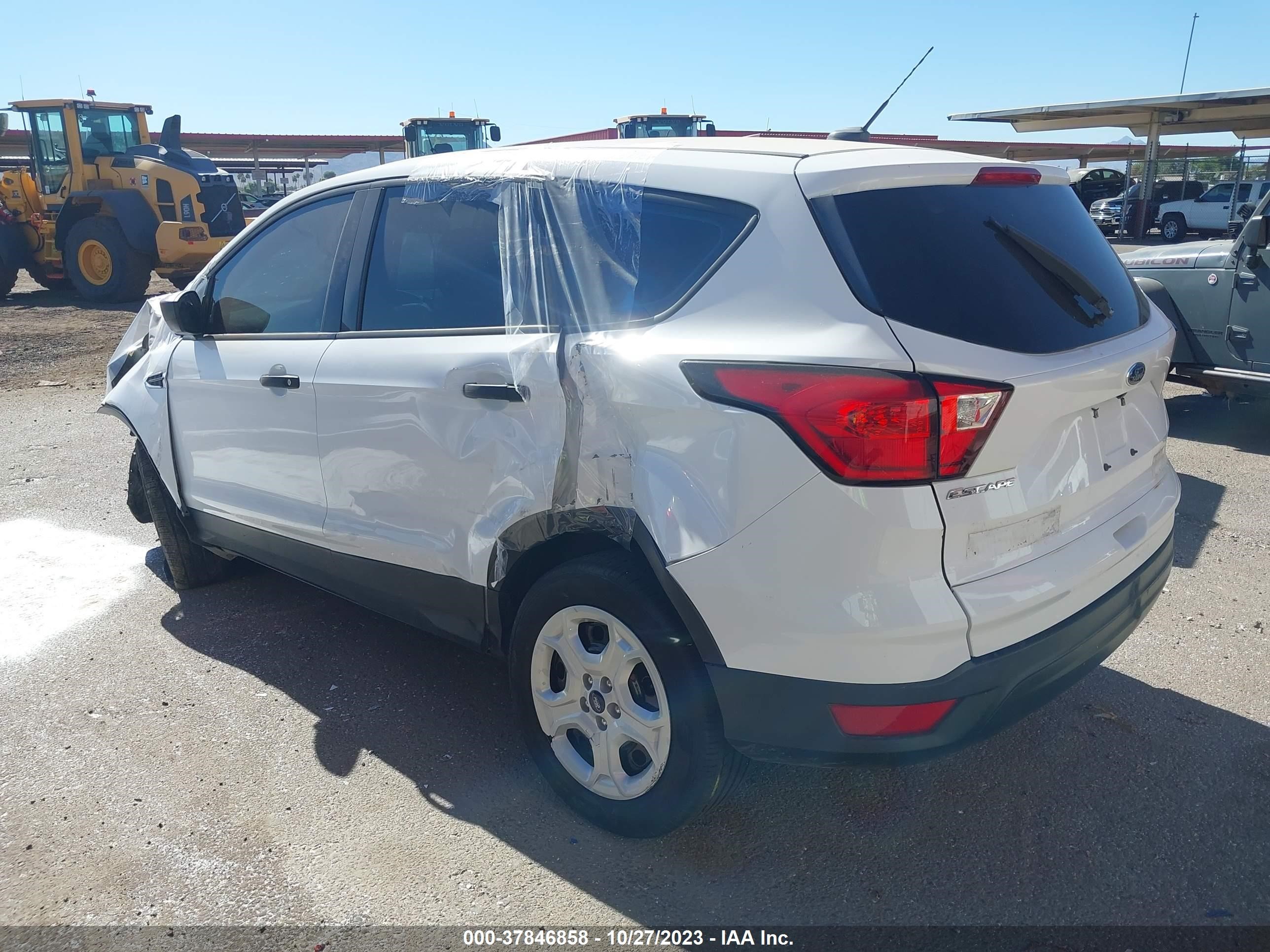 Photo 2 VIN: 1FMCU0F77KUB31486 - FORD ESCAPE 