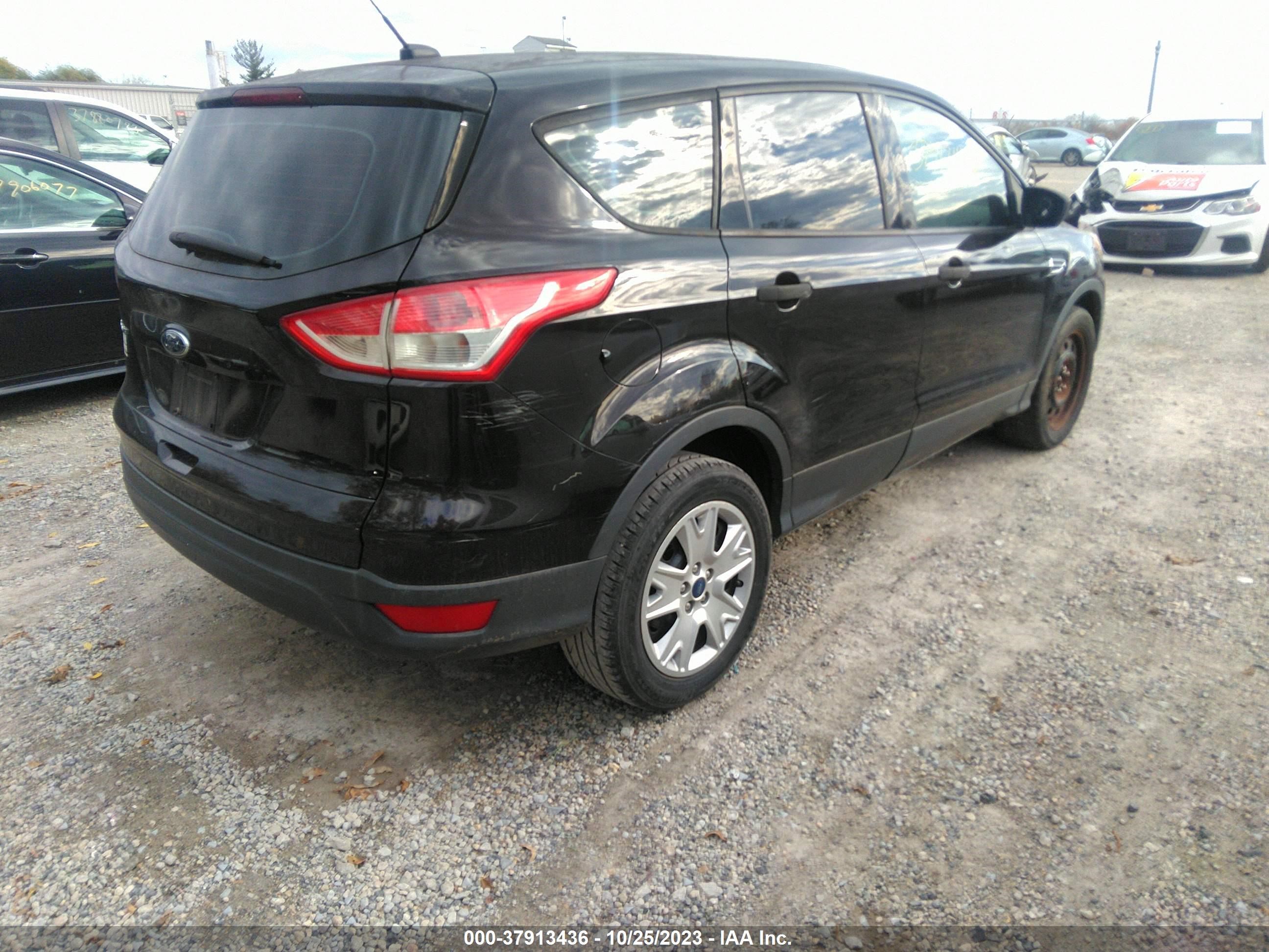 Photo 3 VIN: 1FMCU0F78DUB61633 - FORD ESCAPE 