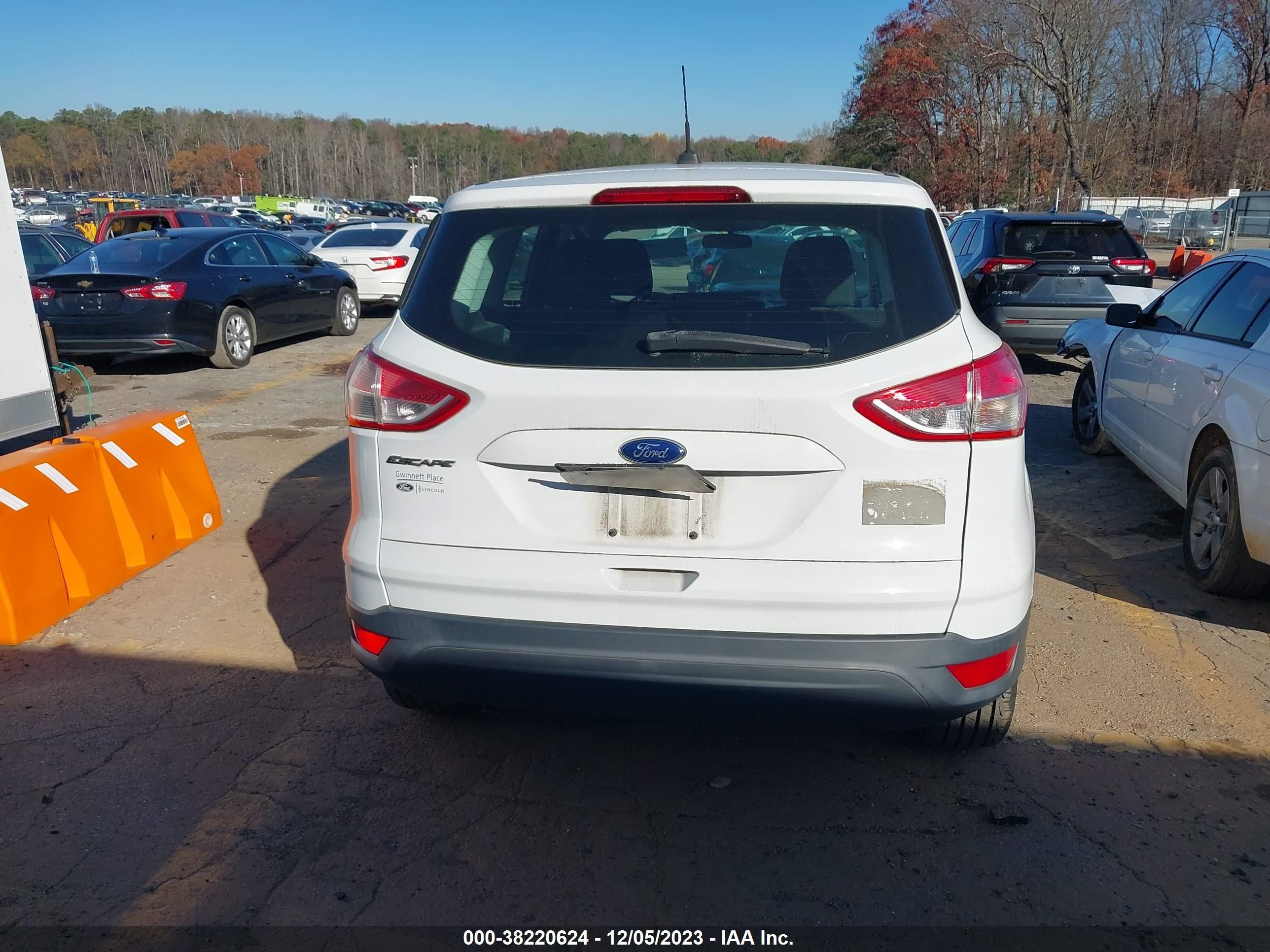 Photo 15 VIN: 1FMCU0F79FUA73323 - FORD ESCAPE 