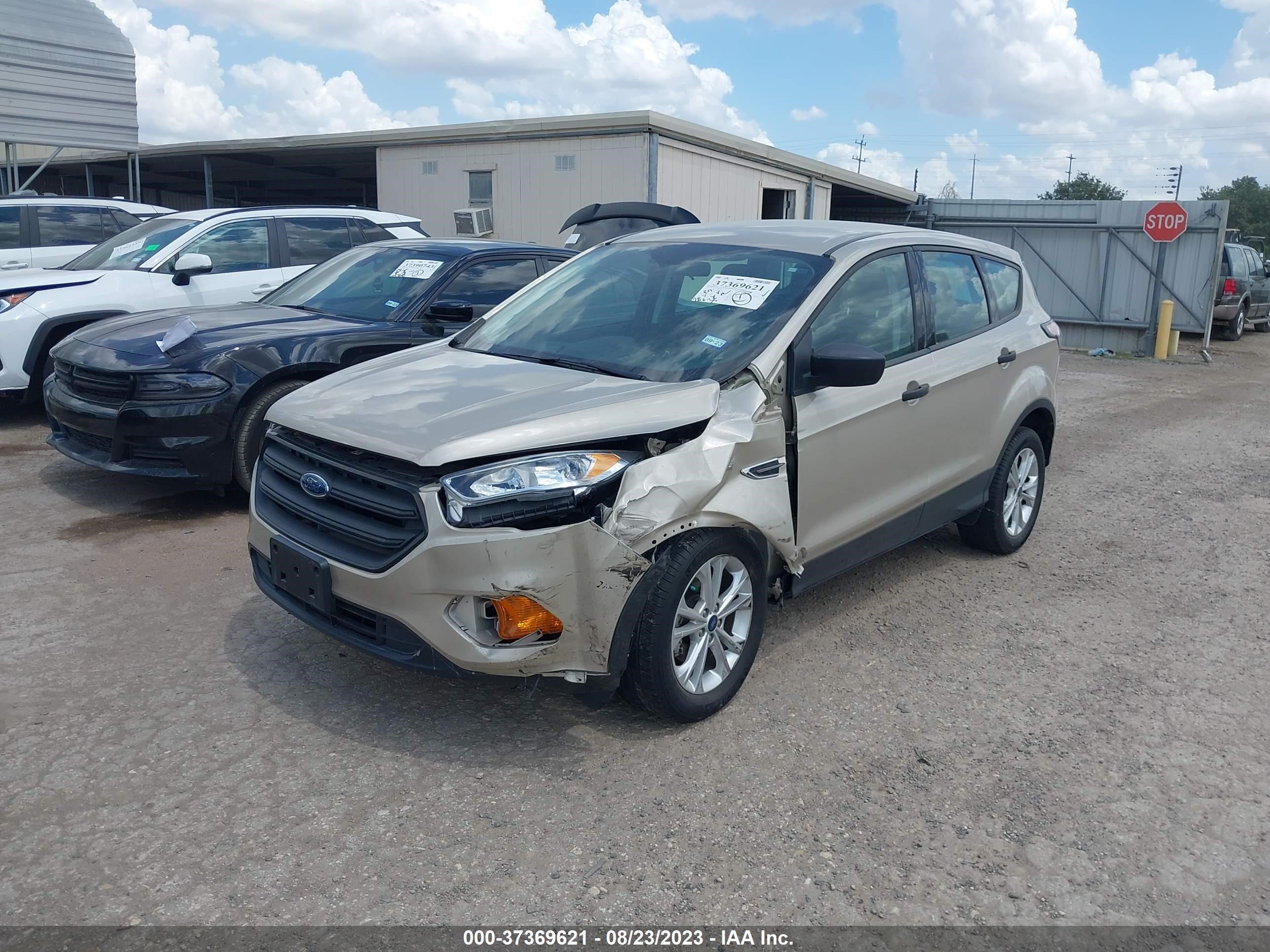 Photo 1 VIN: 1FMCU0F79HUA93297 - FORD ESCAPE 