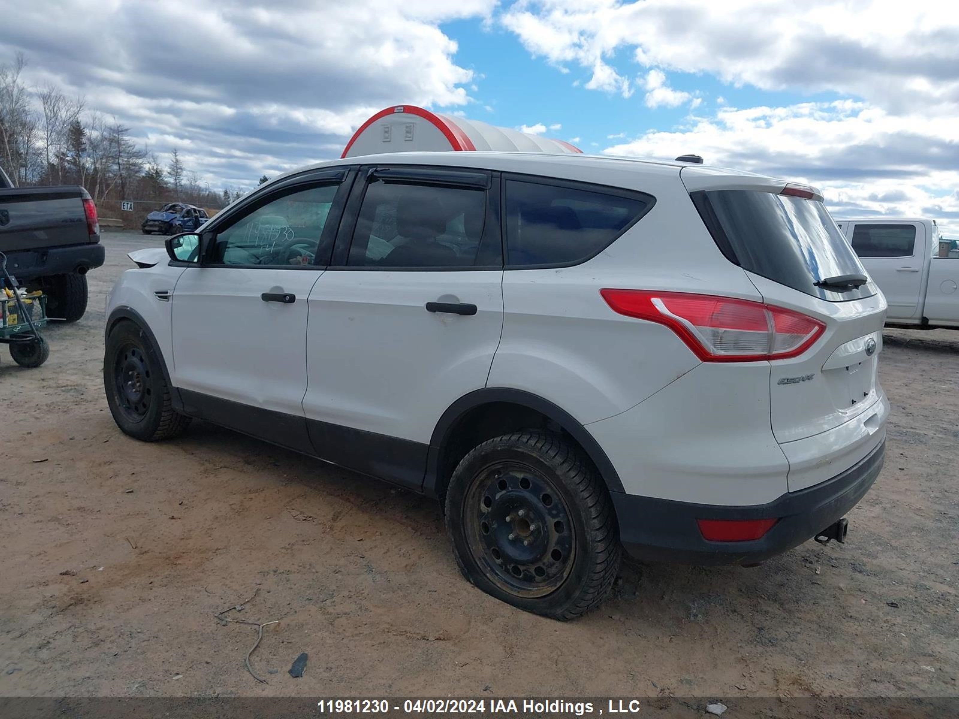 Photo 2 VIN: 1FMCU0F7XEUC55207 - FORD ESCAPE 