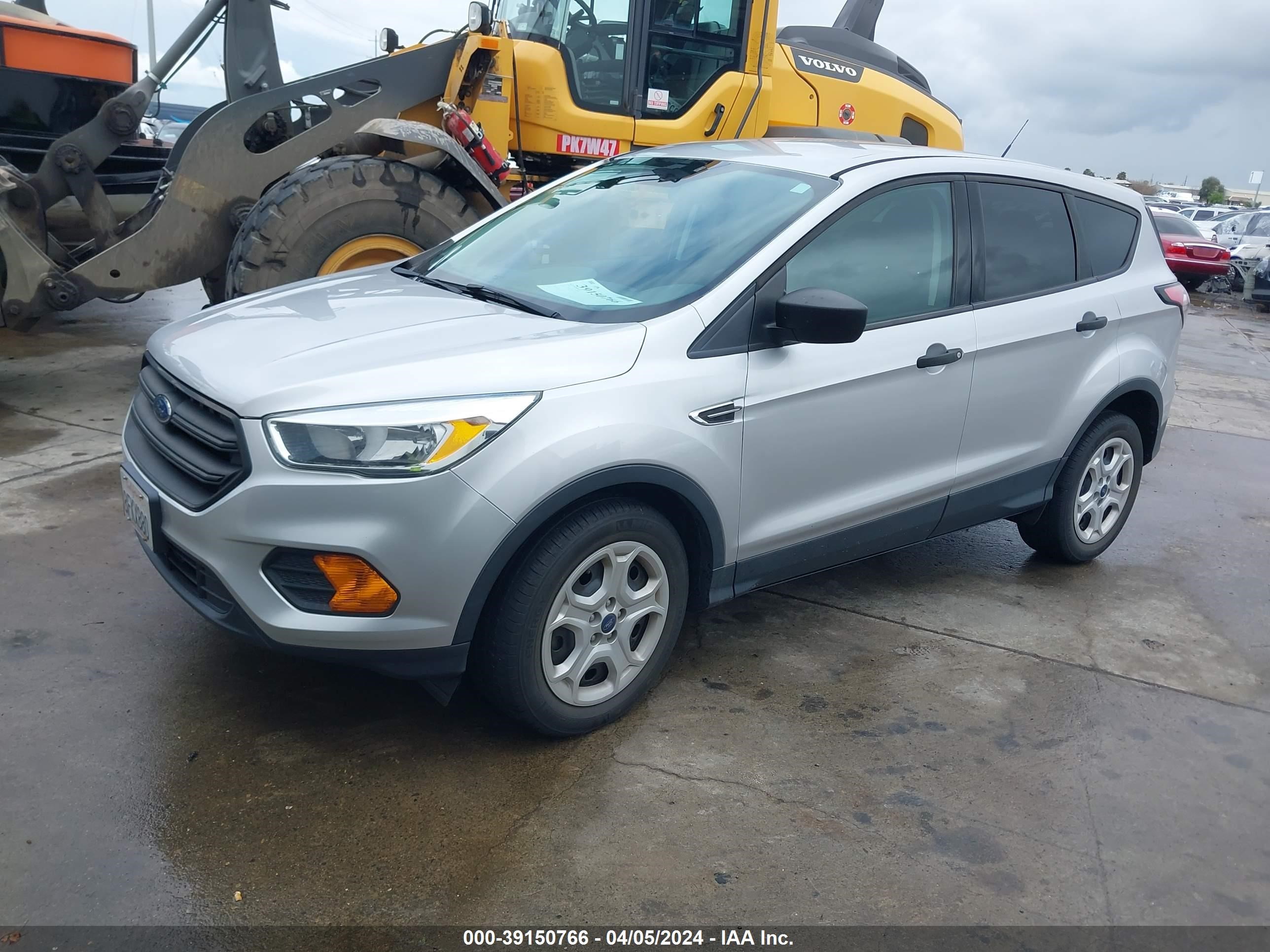 Photo 1 VIN: 1FMCU0F7XHUA41189 - FORD ESCAPE 