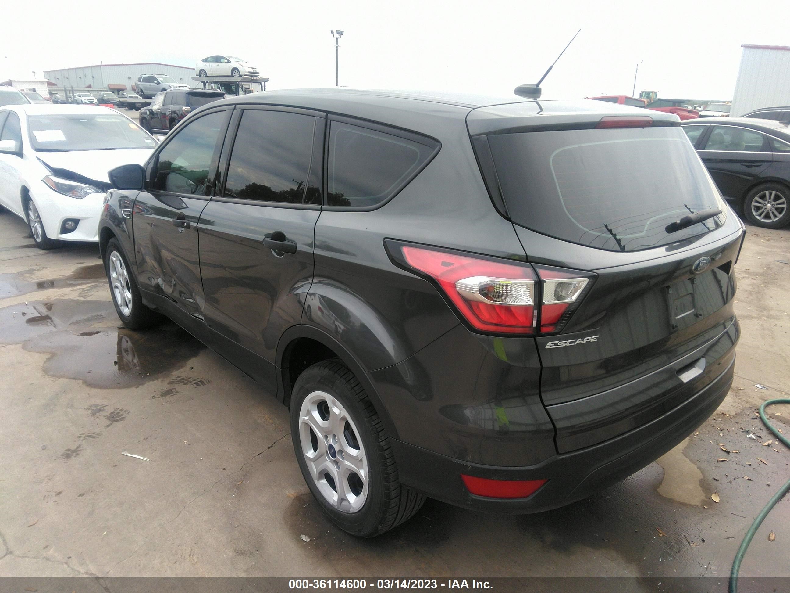 Photo 2 VIN: 1FMCU0F7XJUB42626 - FORD ESCAPE 