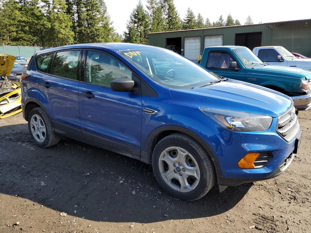 Photo 3 VIN: 1FMCU0F7XJUC40345 - FORD ESCAPE 