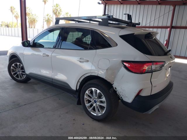 Photo 2 VIN: 1FMCU0G67NUA65001 - FORD ESCAPE 