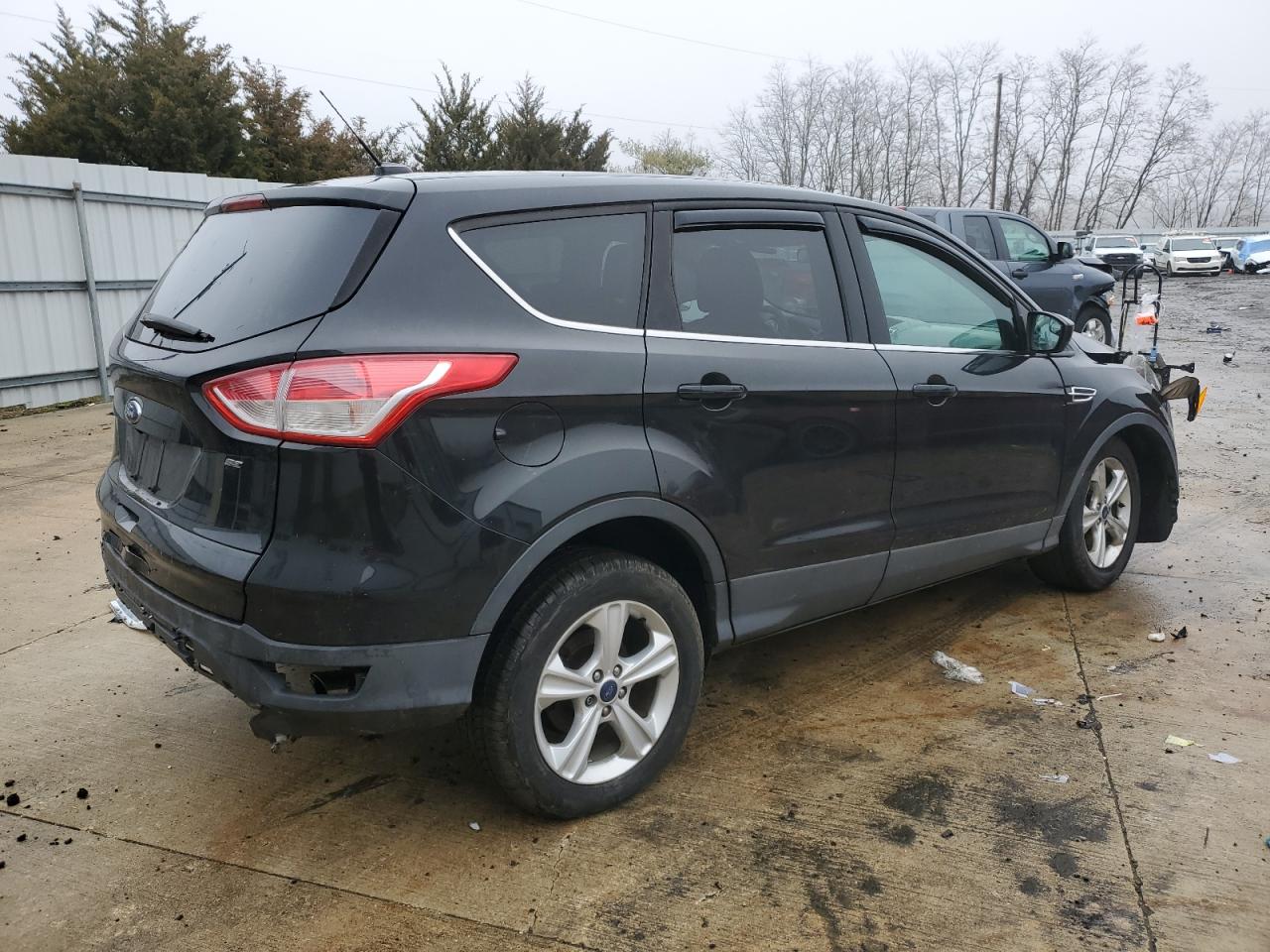 Photo 2 VIN: 1FMCU0G72FUC00329 - FORD ESCAPE 