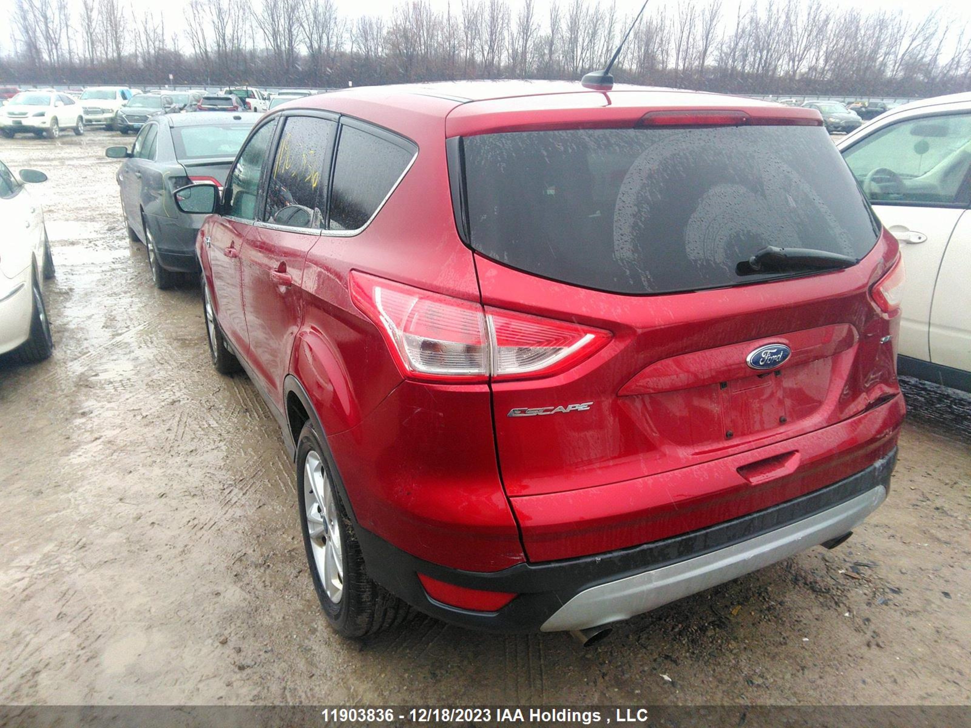 Photo 2 VIN: 1FMCU0G74FUC09601 - FORD ESCAPE 