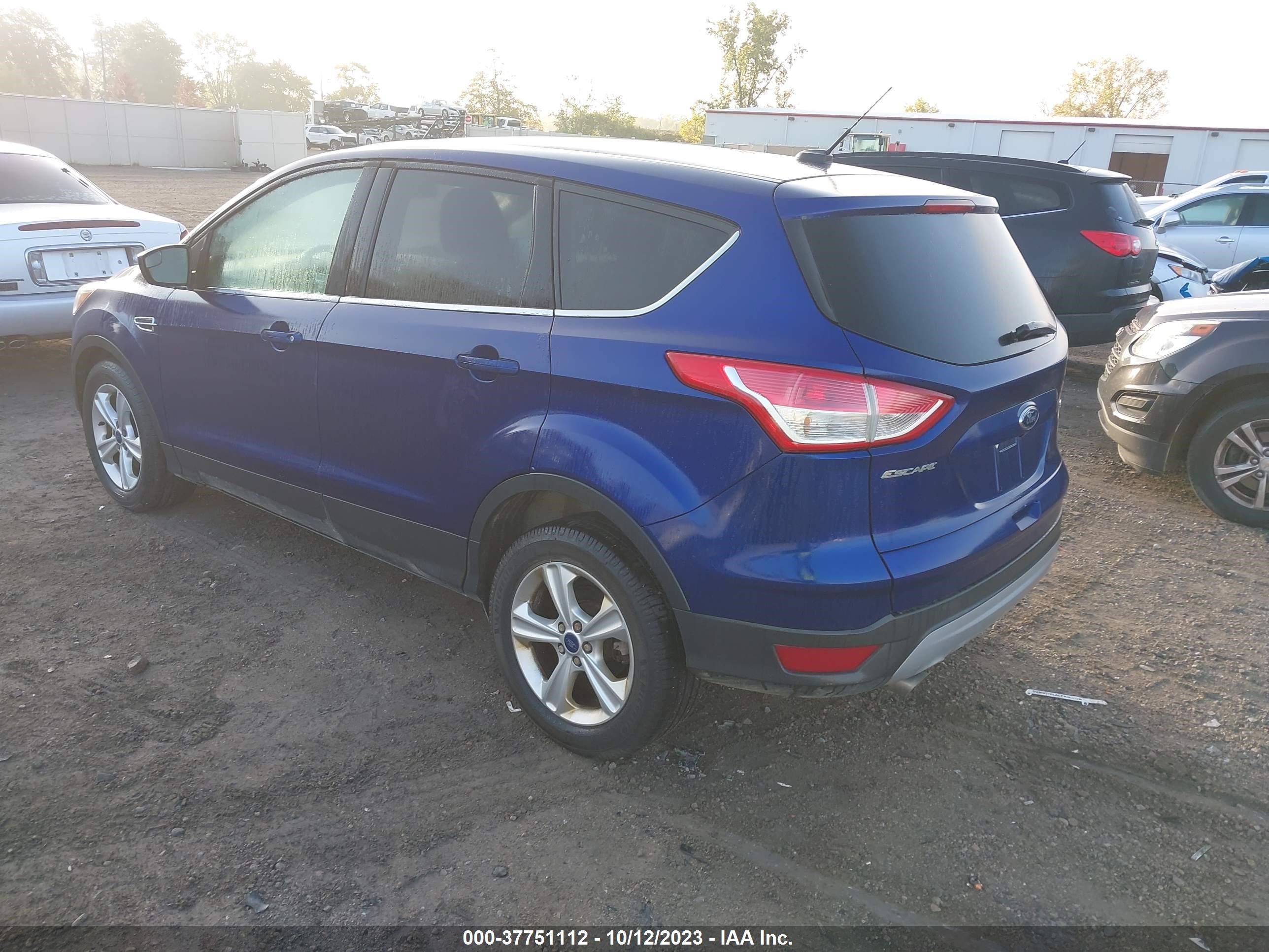 Photo 2 VIN: 1FMCU0G76FUB40684 - FORD ESCAPE 