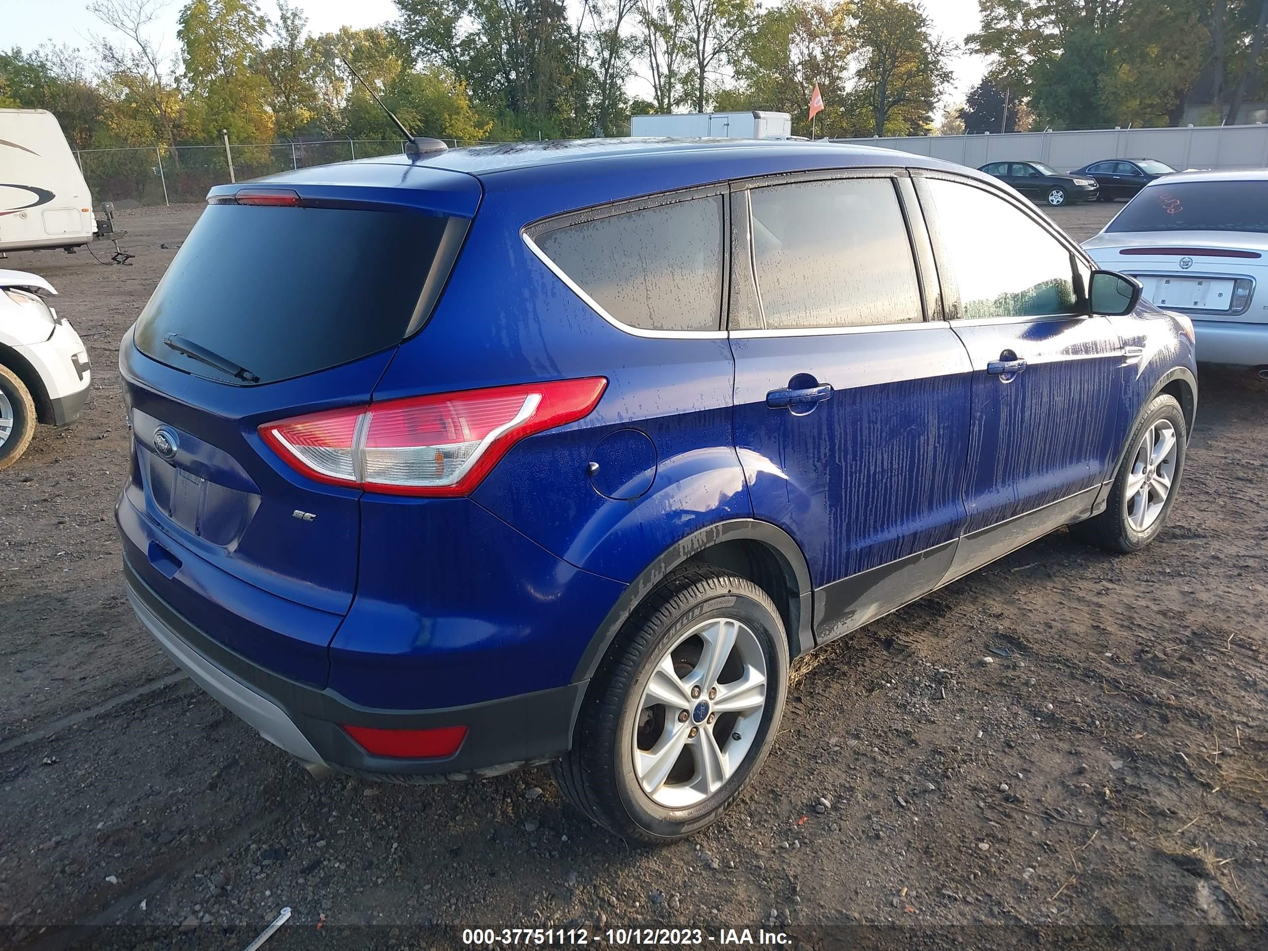 Photo 3 VIN: 1FMCU0G76FUB40684 - FORD ESCAPE 