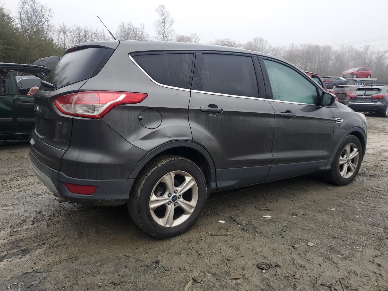 Photo 2 VIN: 1FMCU0G77FUA37693 - FORD ESCAPE 