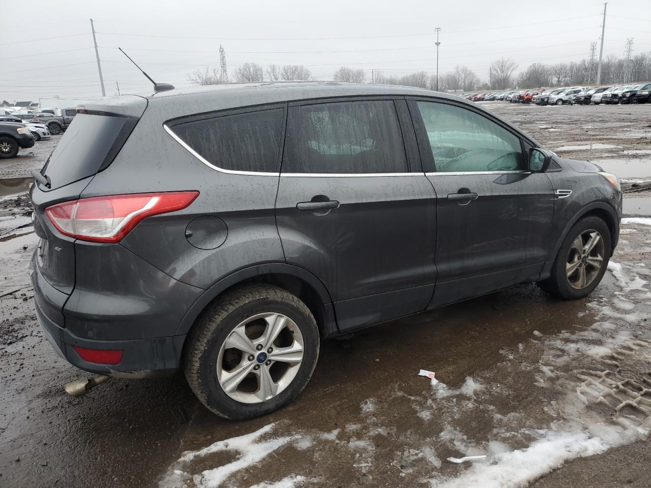 Photo 2 VIN: 1FMCU0G77FUA63517 - FORD ESCAPE 