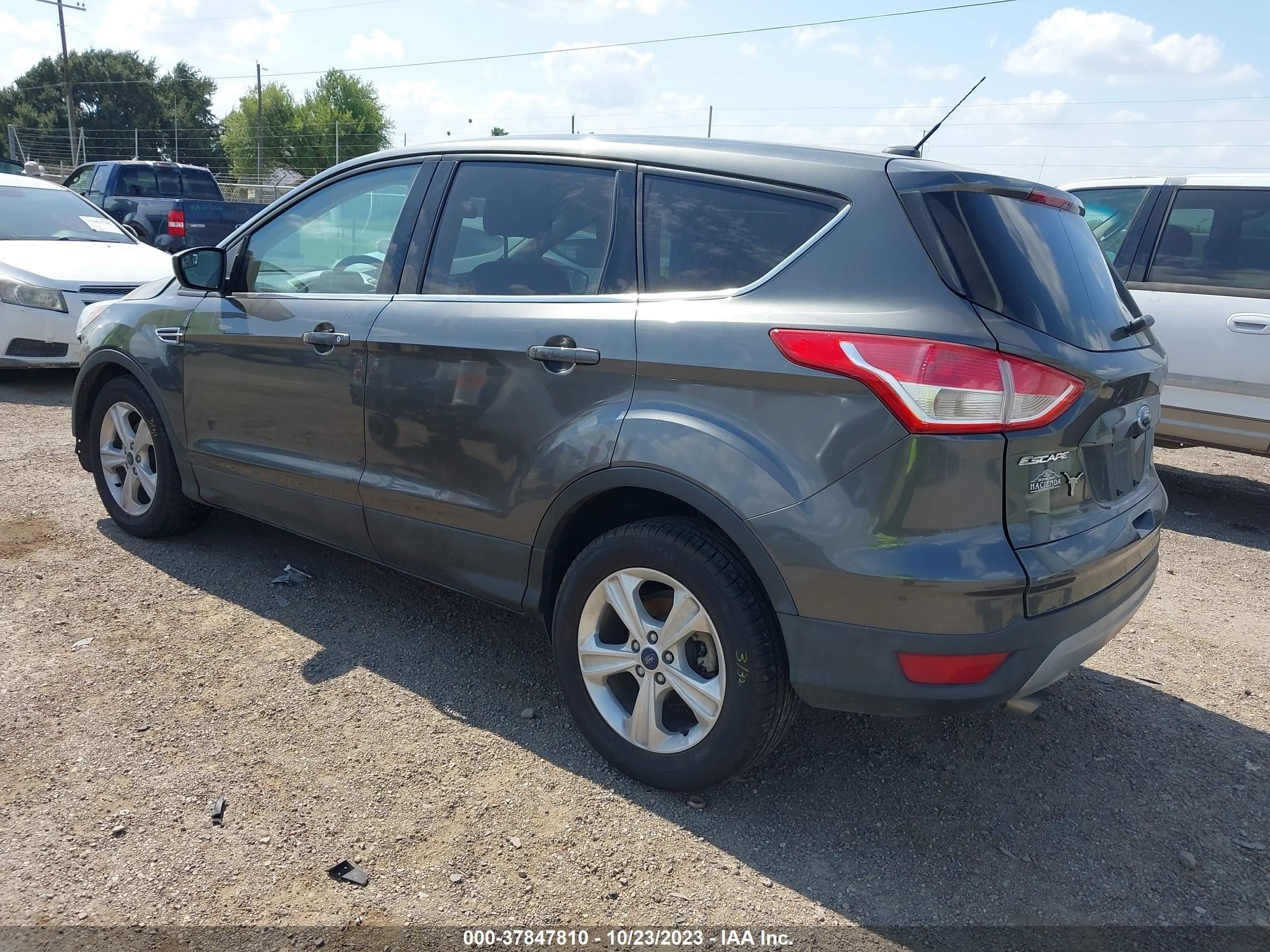 Photo 2 VIN: 1FMCU0G78FUC61524 - FORD ESCAPE 