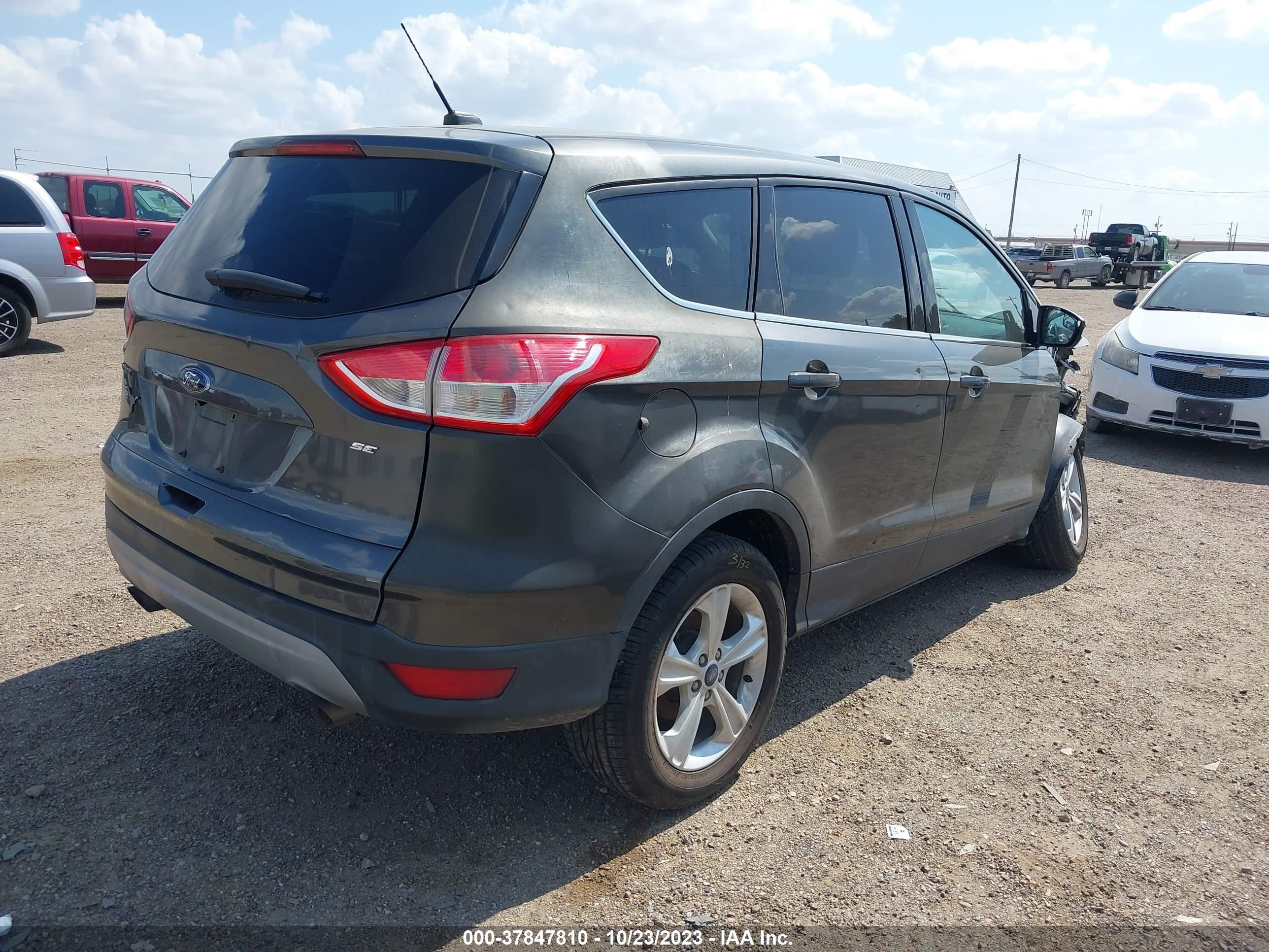 Photo 3 VIN: 1FMCU0G78FUC61524 - FORD ESCAPE 