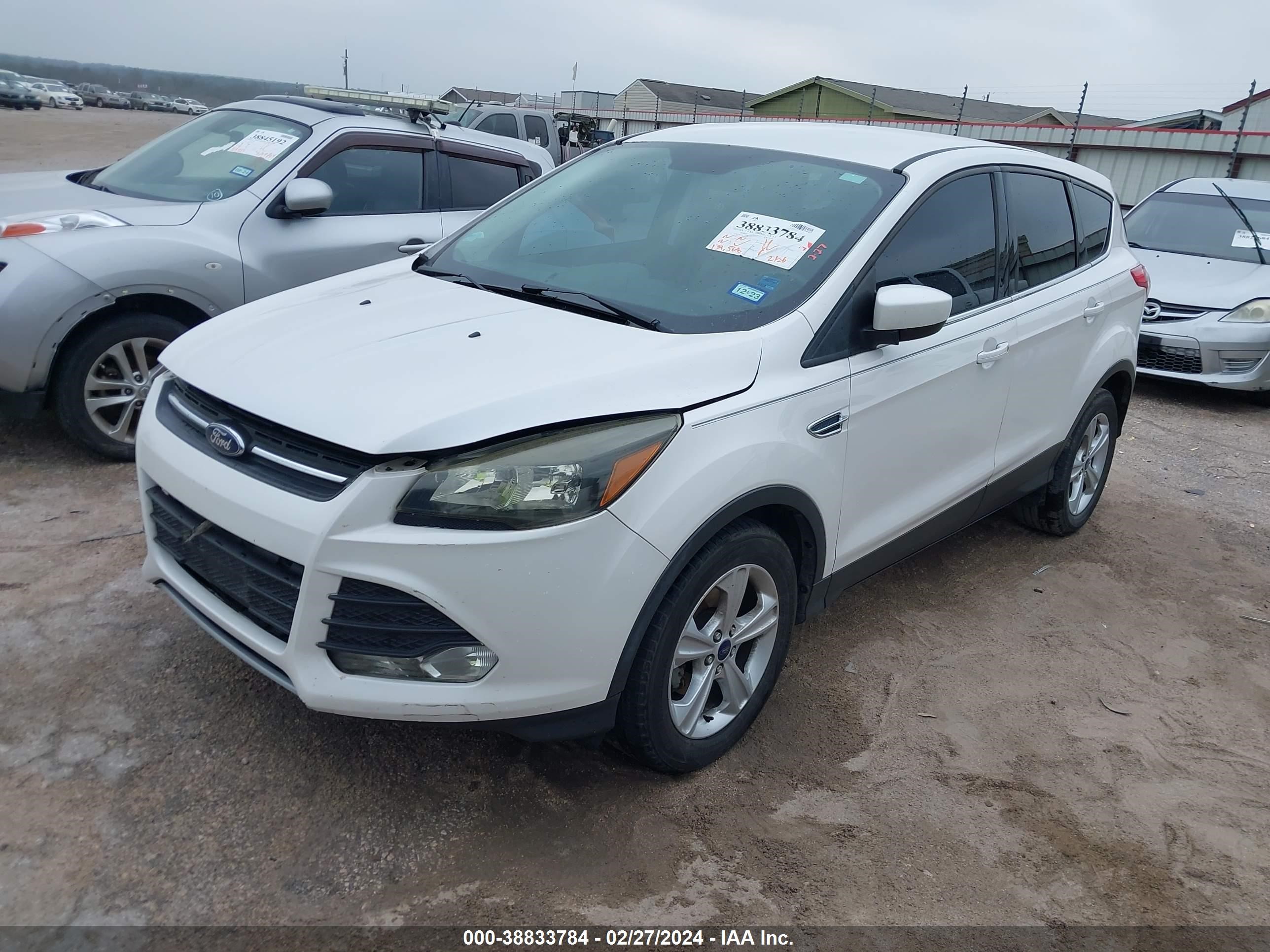 Photo 1 VIN: 1FMCU0G79GUC42076 - FORD ESCAPE 