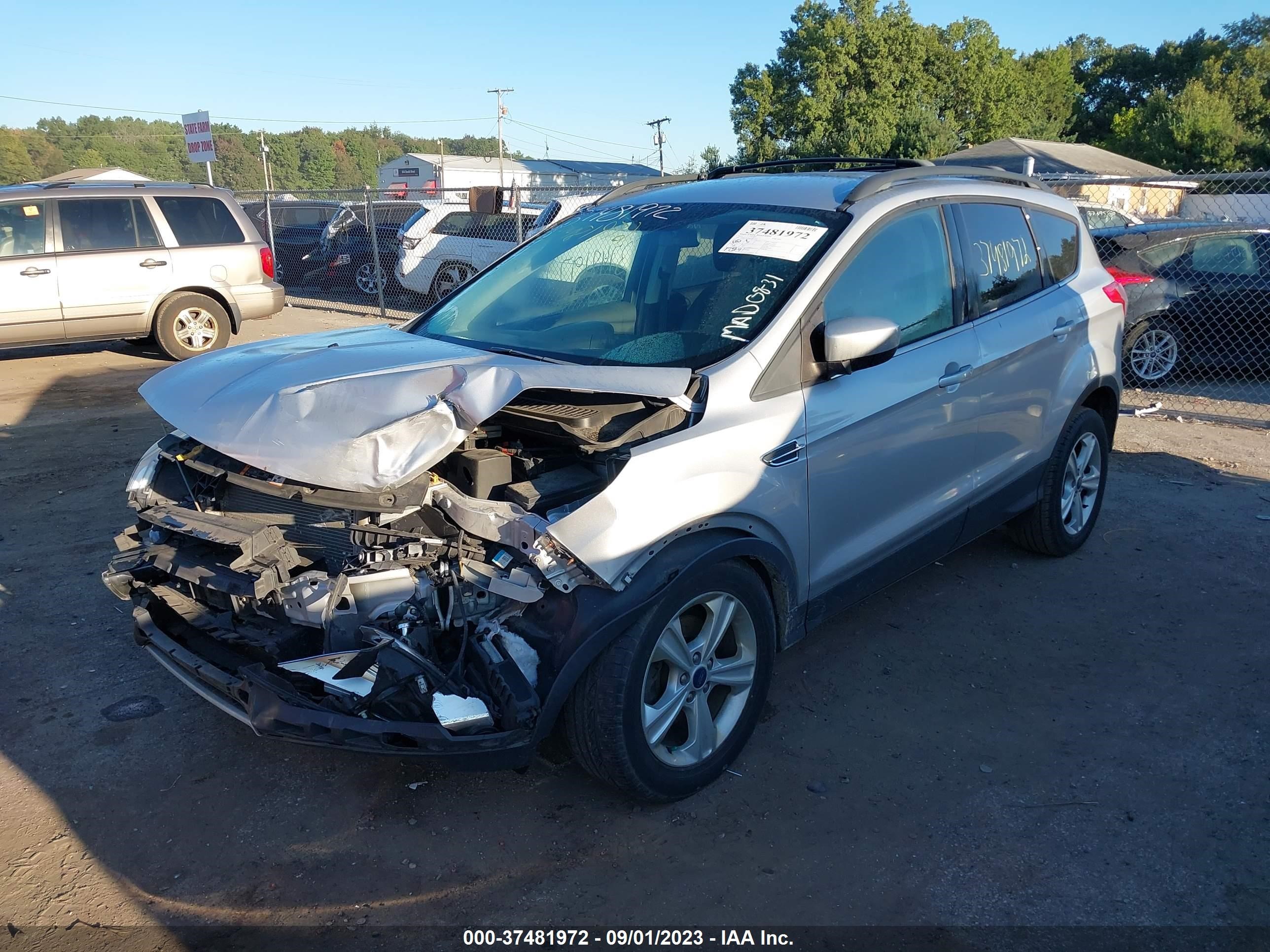 Photo 1 VIN: 1FMCU0G7XFUB16565 - FORD ESCAPE 