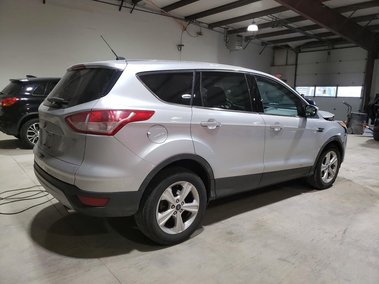 Photo 2 VIN: 1FMCU0G7XGUB51544 - FORD ESCAPE 