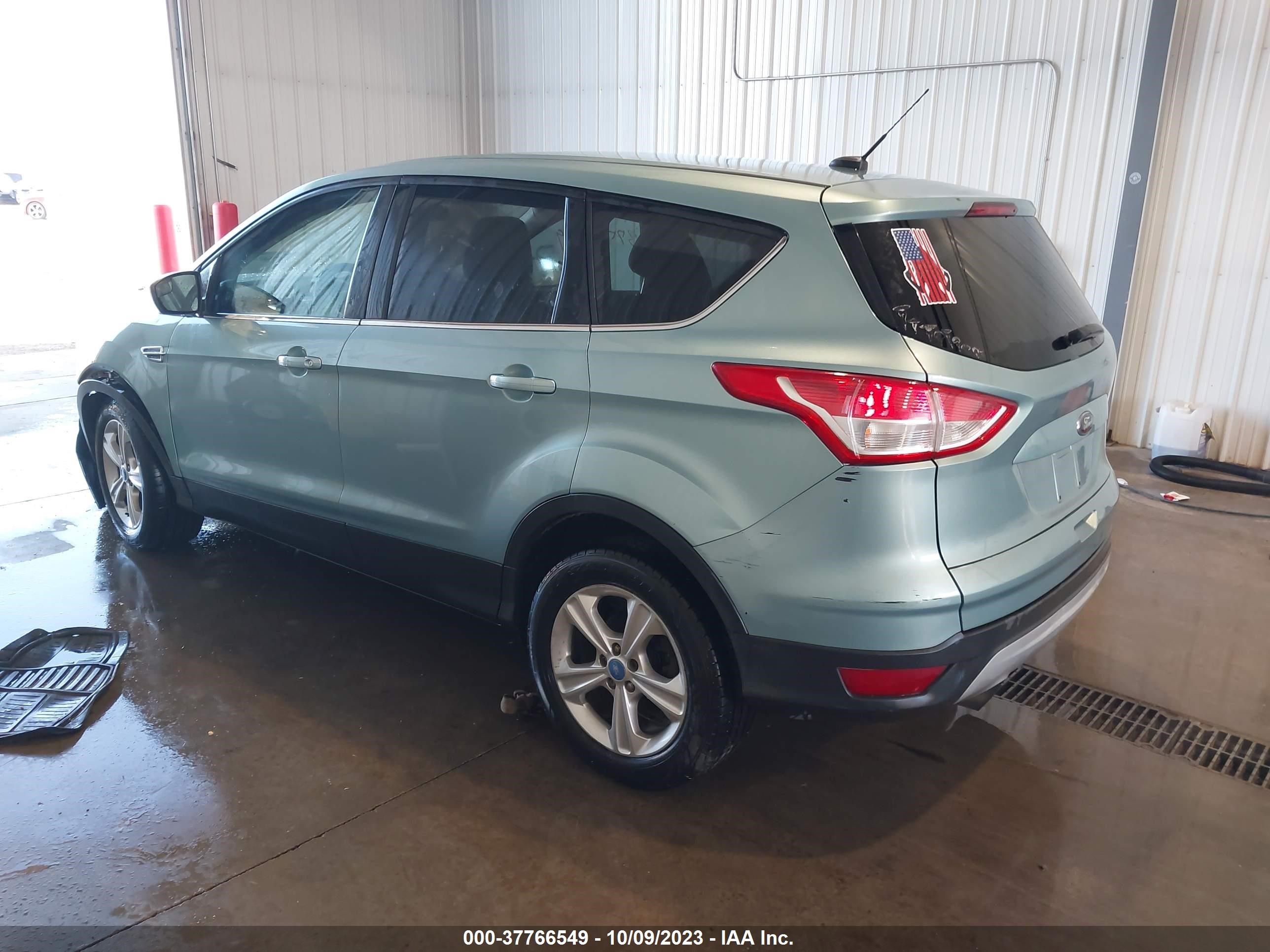 Photo 2 VIN: 1FMCU0G90DUC80647 - FORD ESCAPE 