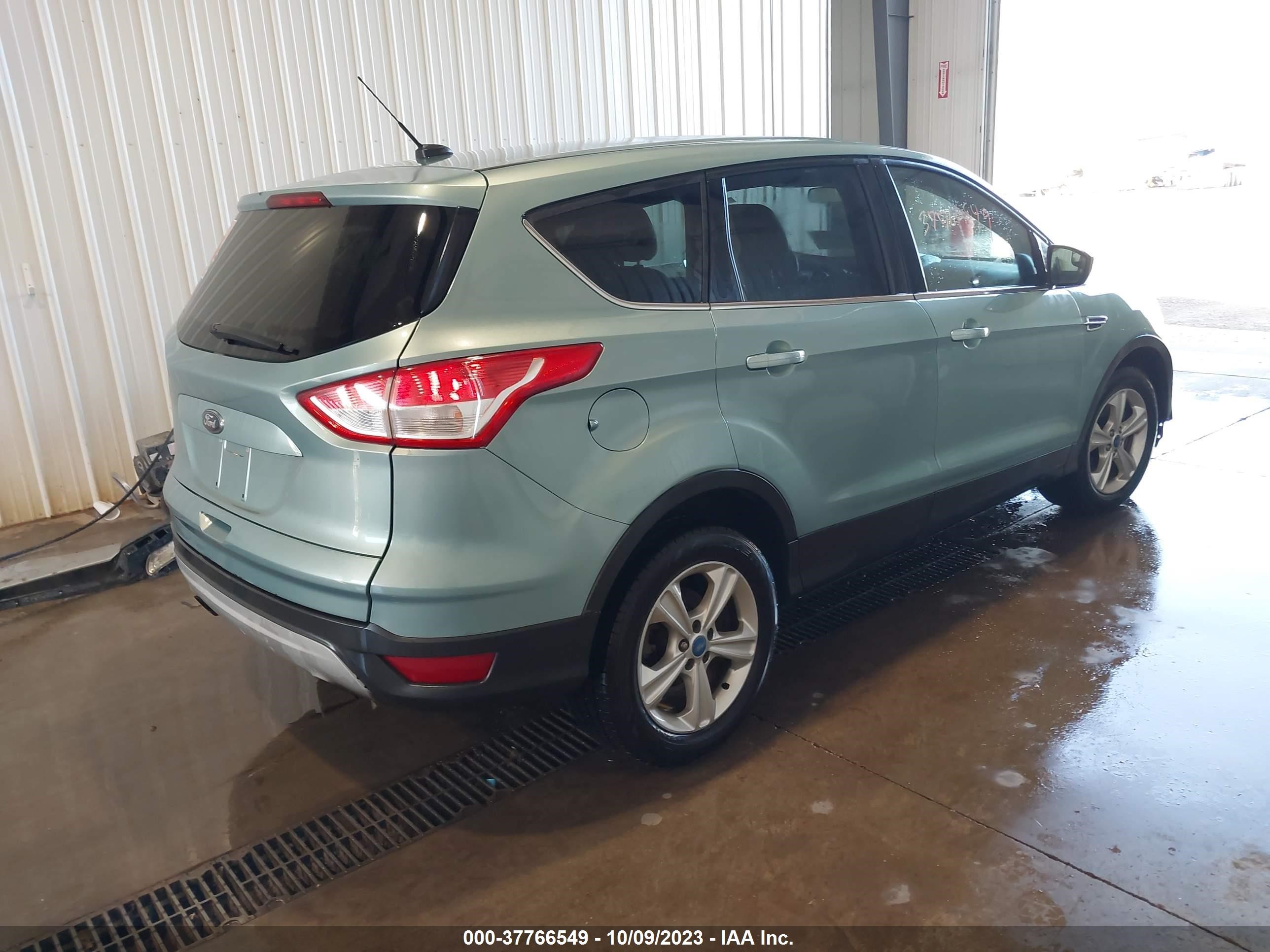 Photo 3 VIN: 1FMCU0G90DUC80647 - FORD ESCAPE 