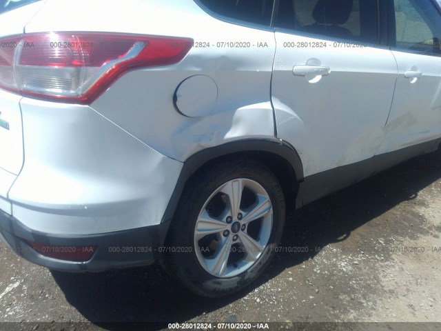 Photo 5 VIN: 1FMCU0G90FUB08640 - FORD ESCAPE 